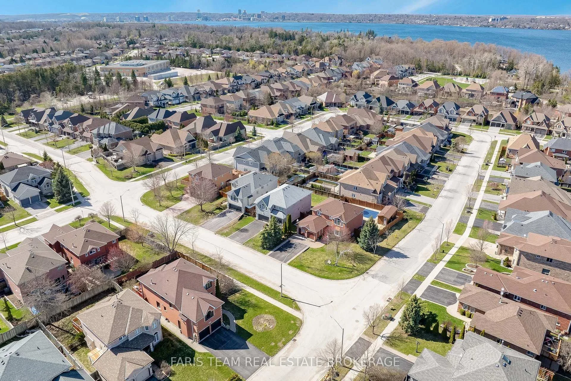 Photo 99 of 4 Whispering Pine Place, Barrie, Bayshore — HOMEH