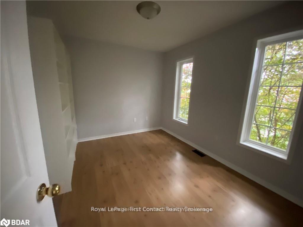 Photo 13 of 41 Copeman Crescent, Barrie, Painswick North — HOMEH