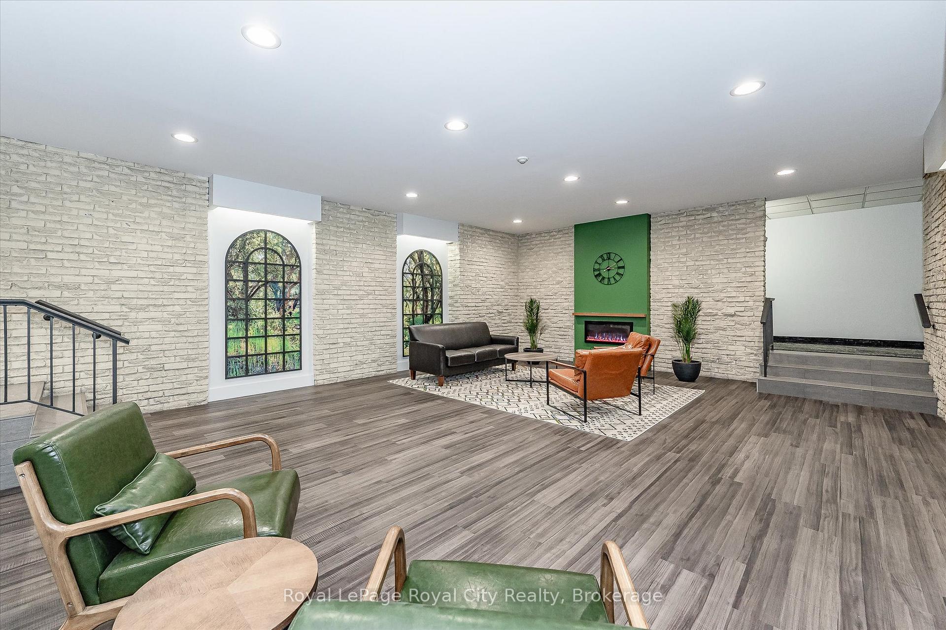 Photo 6 of Unit 607, 93 Westwood Road, Guelph, Willow West/Sugarbush/West Acres — HOMEH