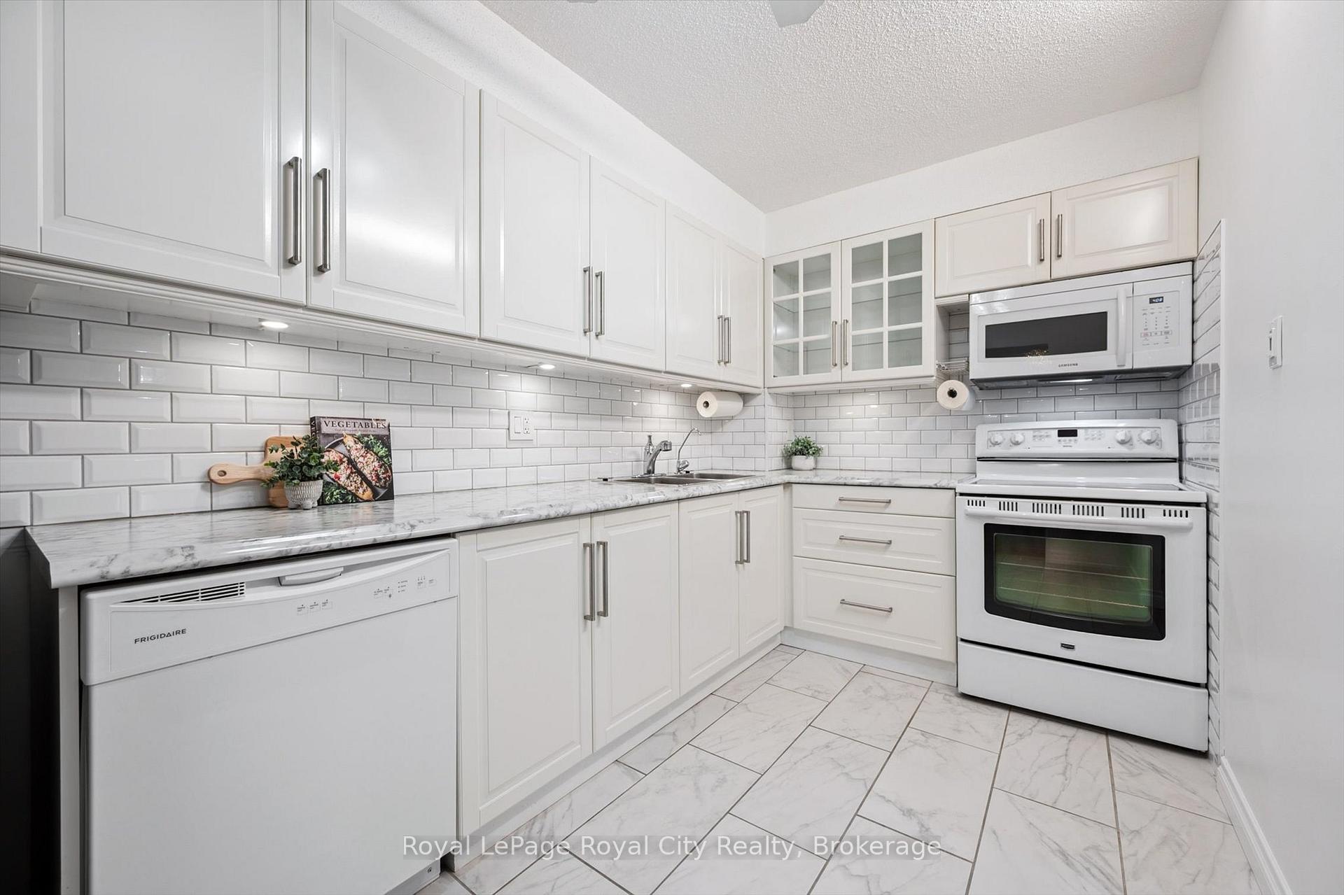 Photo 15 of Unit 607, 93 Westwood Road, Guelph, Willow West/Sugarbush/West Acres — HOMEH