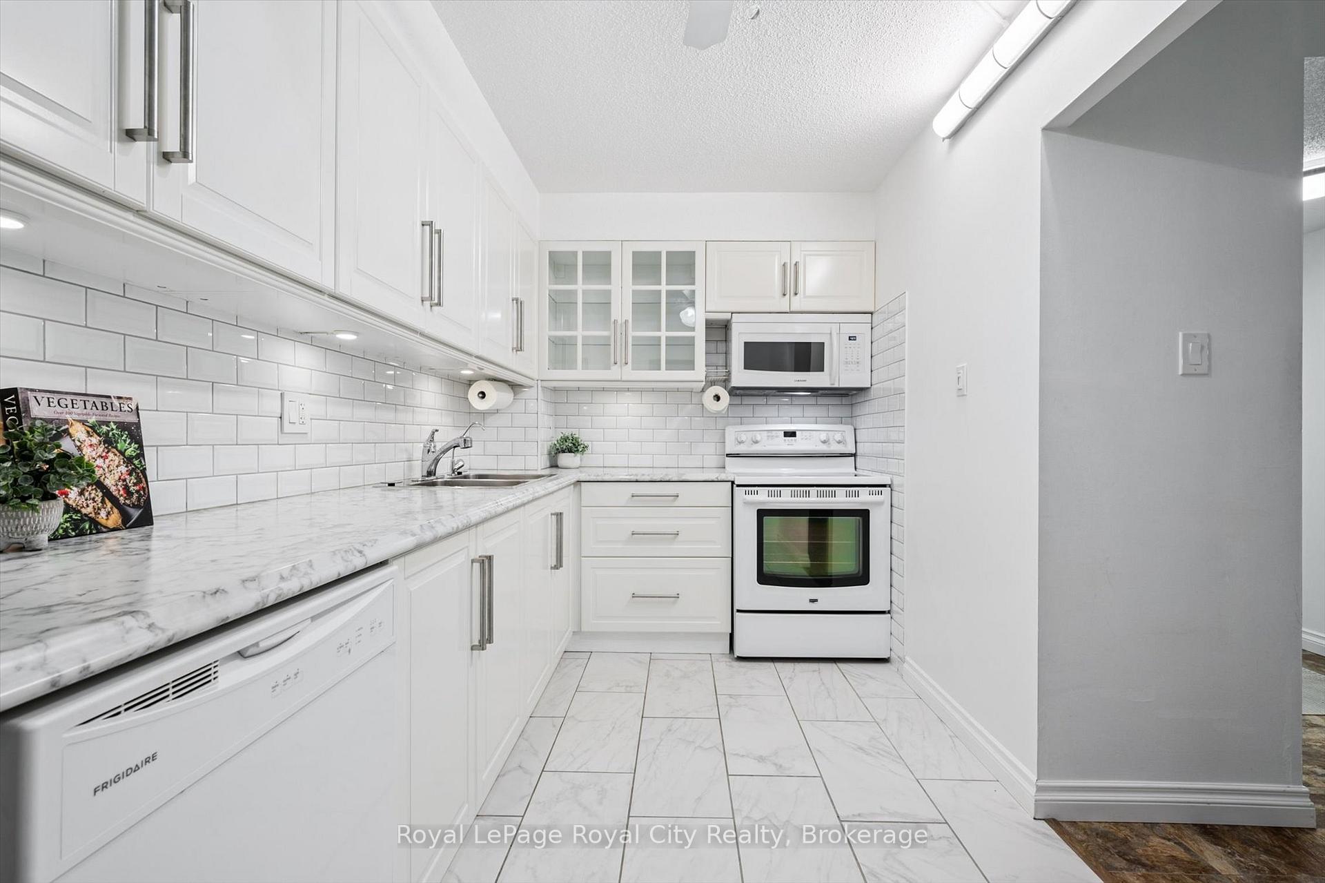 Photo 16 of Unit 607, 93 Westwood Road, Guelph, Willow West/Sugarbush/West Acres — HOMEH