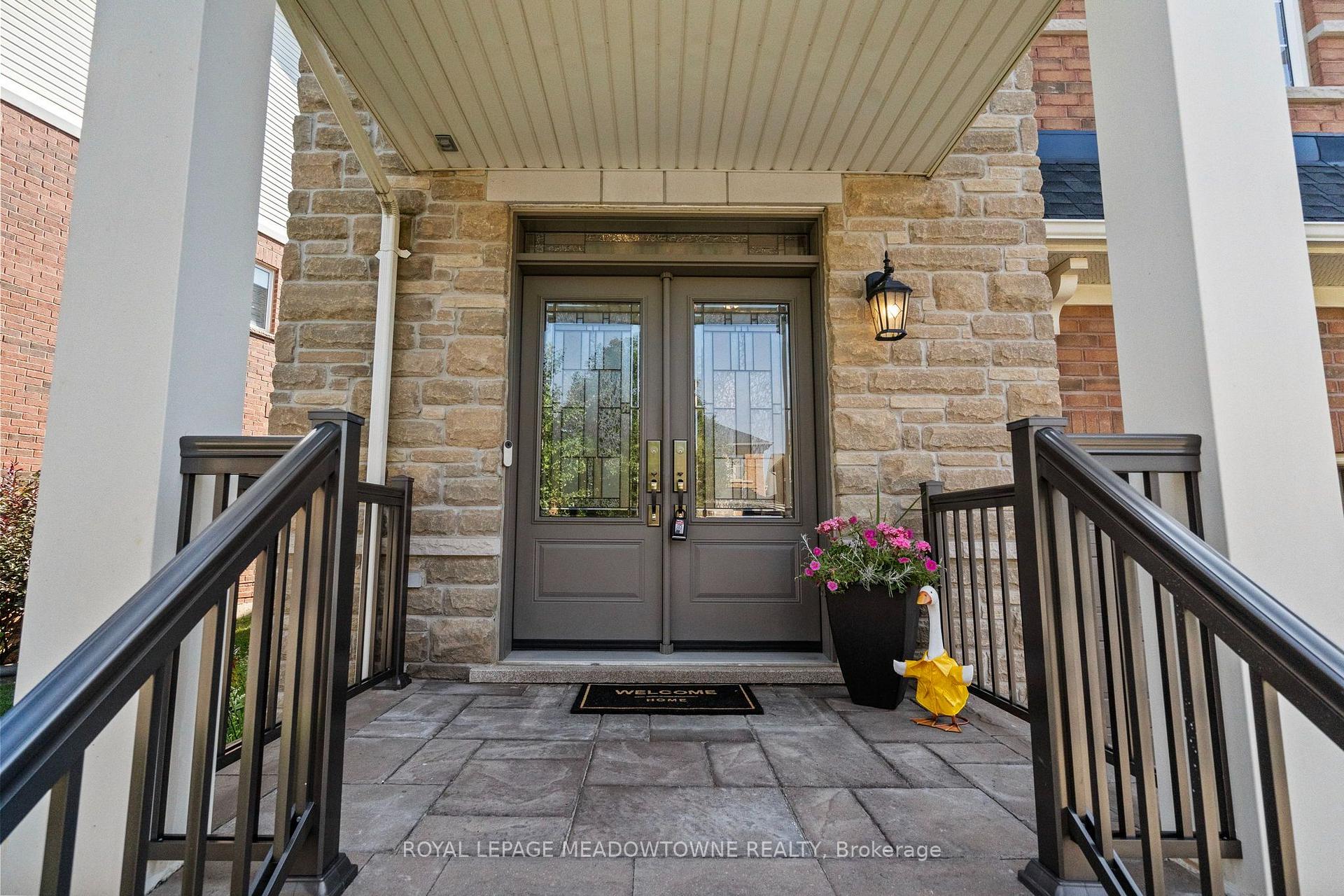 Photo 8 of 395 Malboeuf Court, Milton, Scott — HOMEH