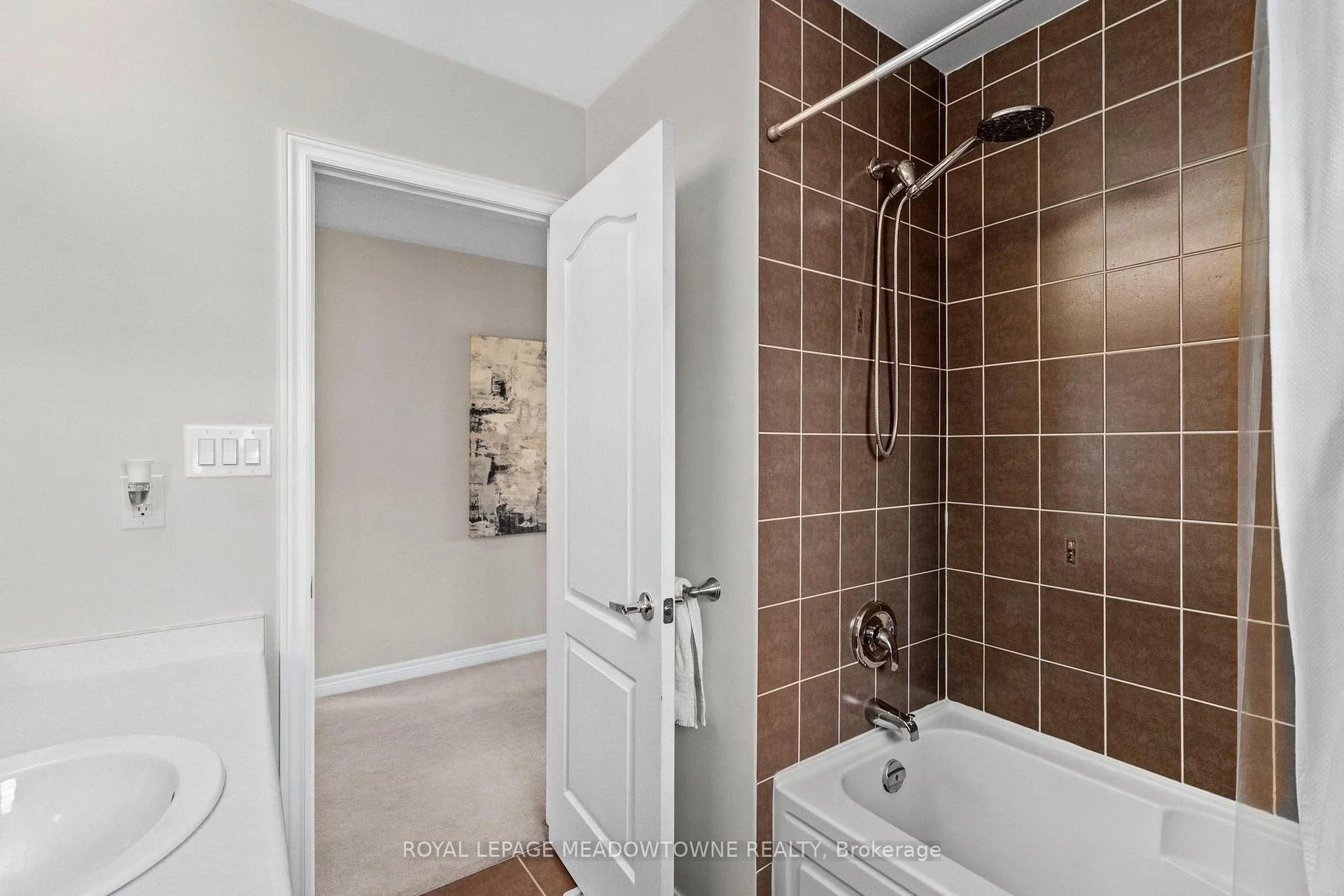 Photo 25 of 395 Malboeuf Court, Milton, Scott — HOMEH