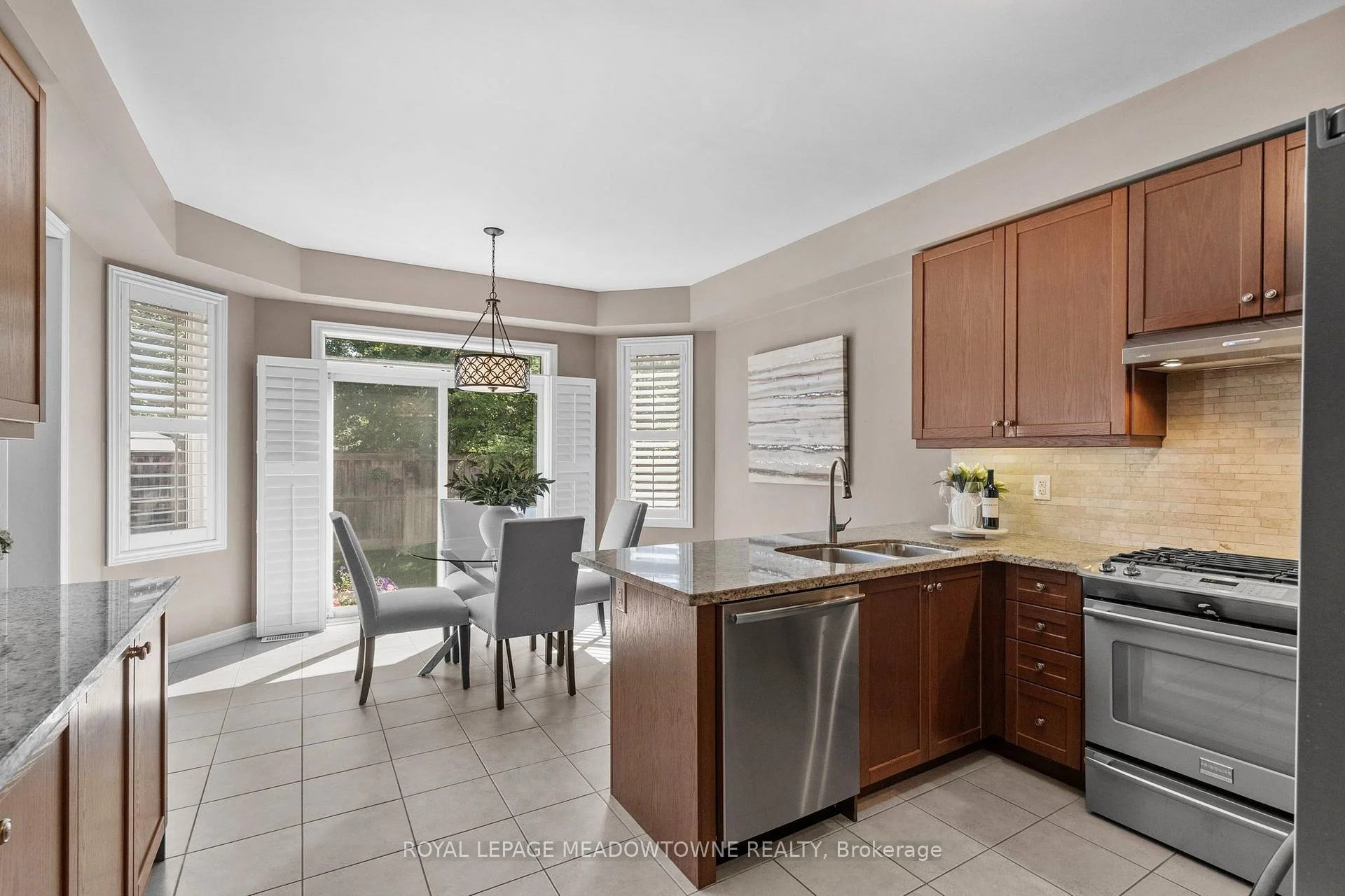 Photo 73 of 395 Malboeuf Court, Milton, Scott — HOMEH