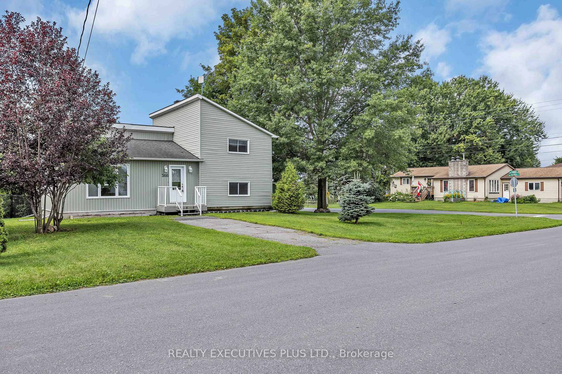 Photo of 366 Charron Street
