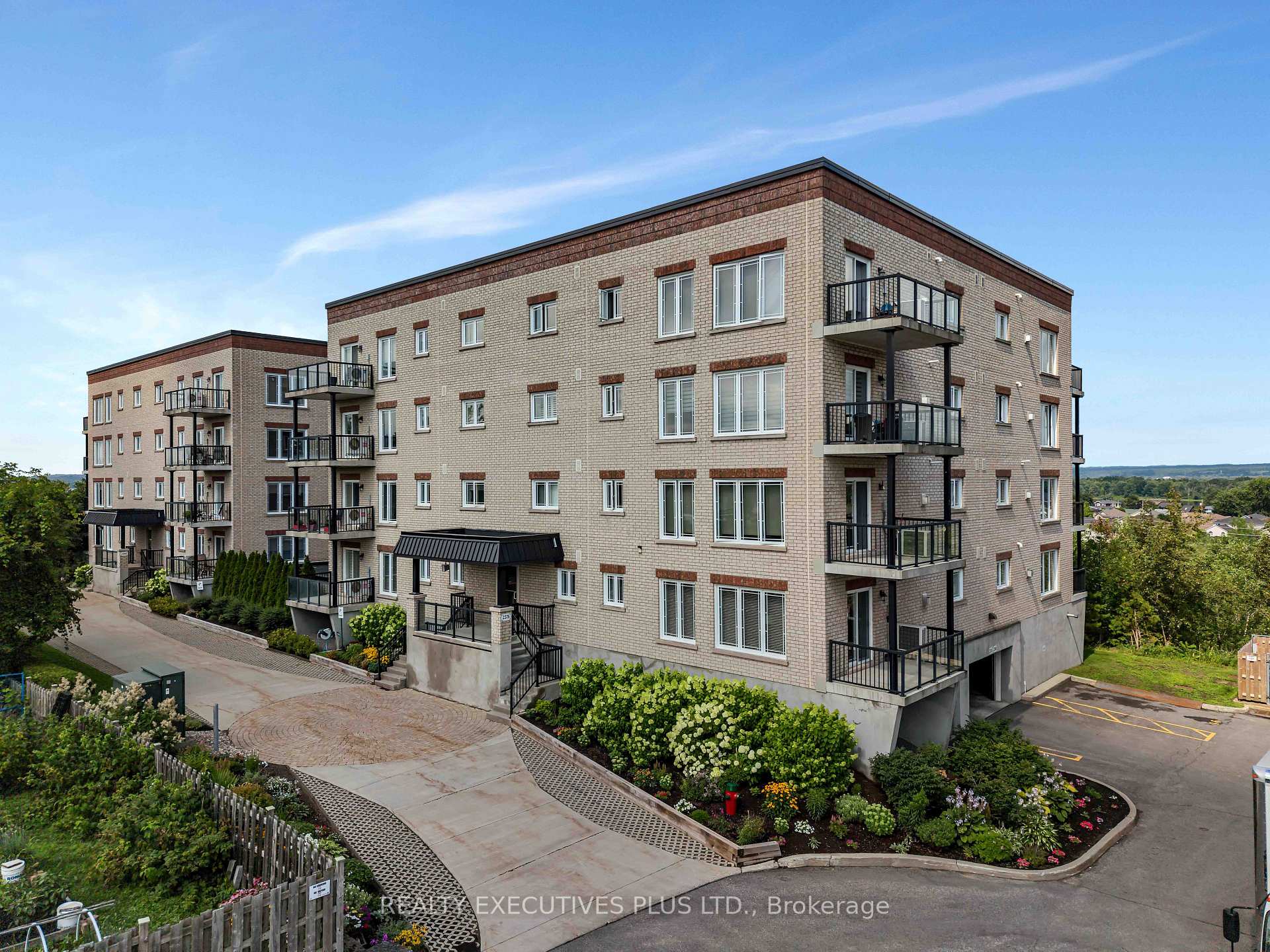 Photo of Unit 103, 2376 Albert Street