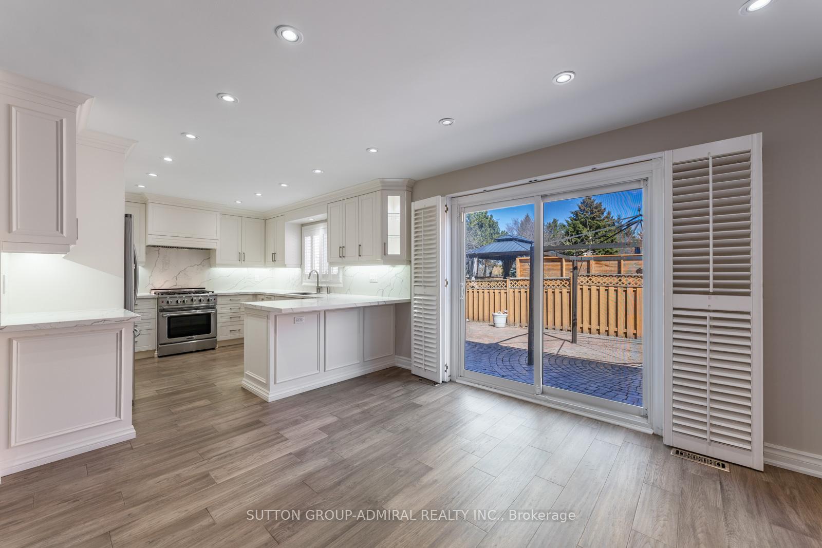 Photo 6 of 150 Rockwood Crescent, Vaughan, Beverley Glen — HOMEH