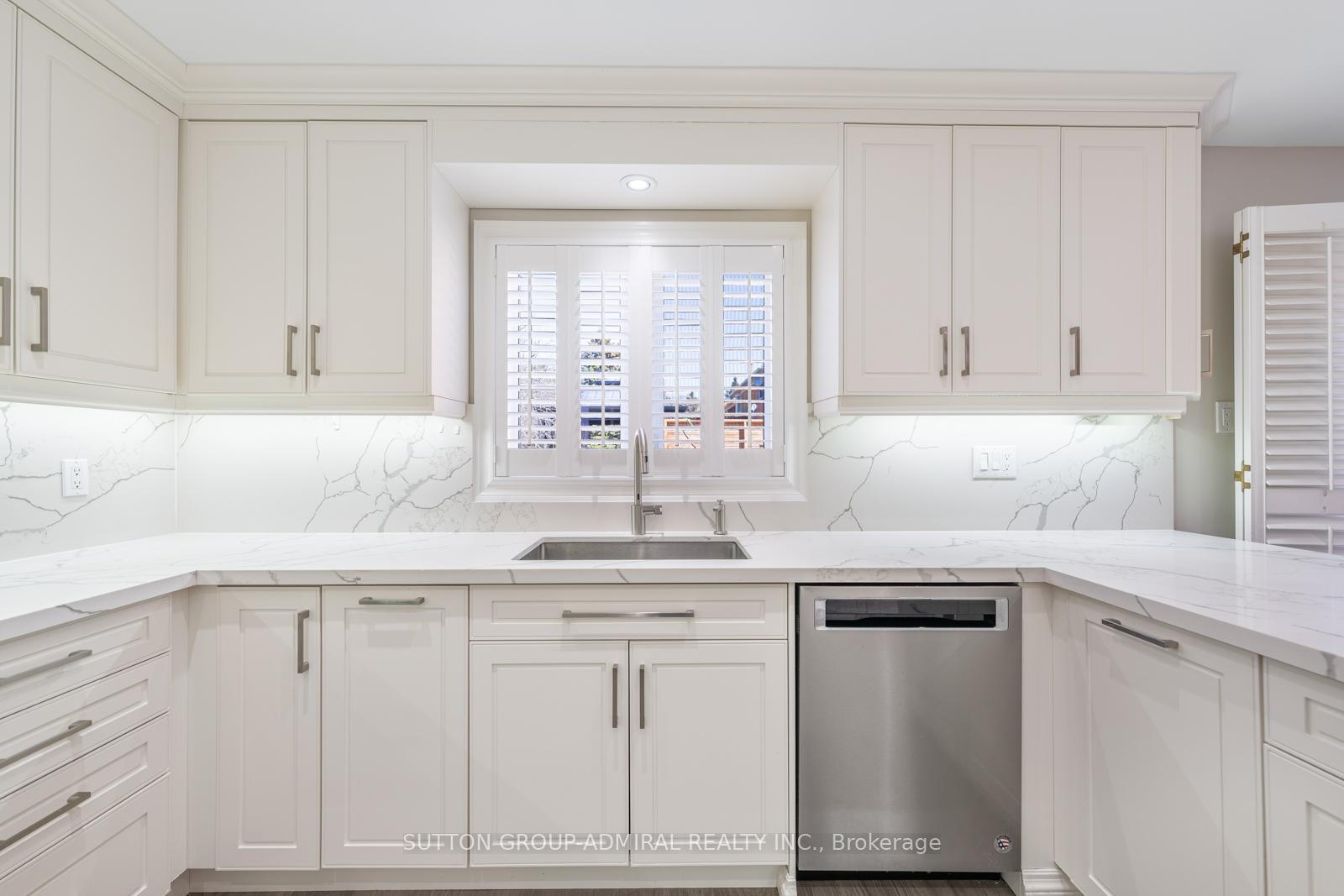 Photo 10 of 150 Rockwood Crescent, Vaughan, Beverley Glen — HOMEH