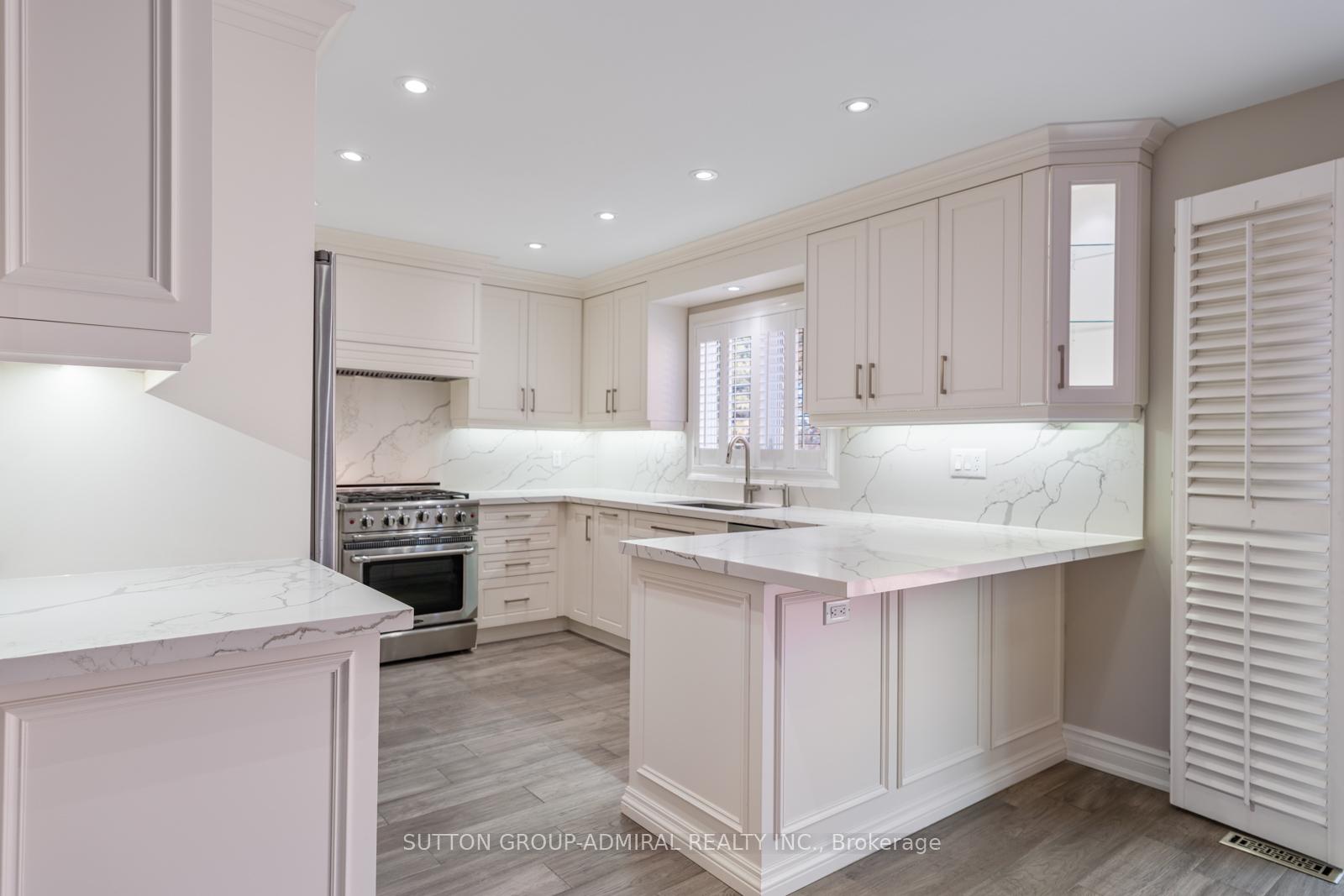 Photo 12 of 150 Rockwood Crescent, Vaughan, Beverley Glen — HOMEH