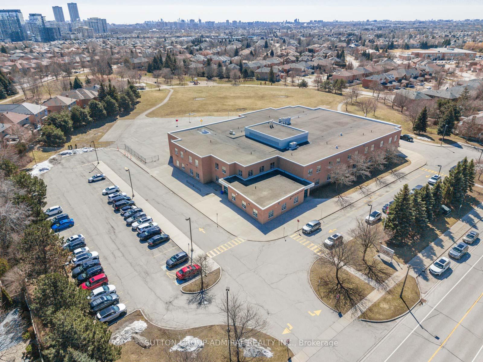 Photo 44 of 150 Rockwood Crescent, Vaughan, Beverley Glen — HOMEH