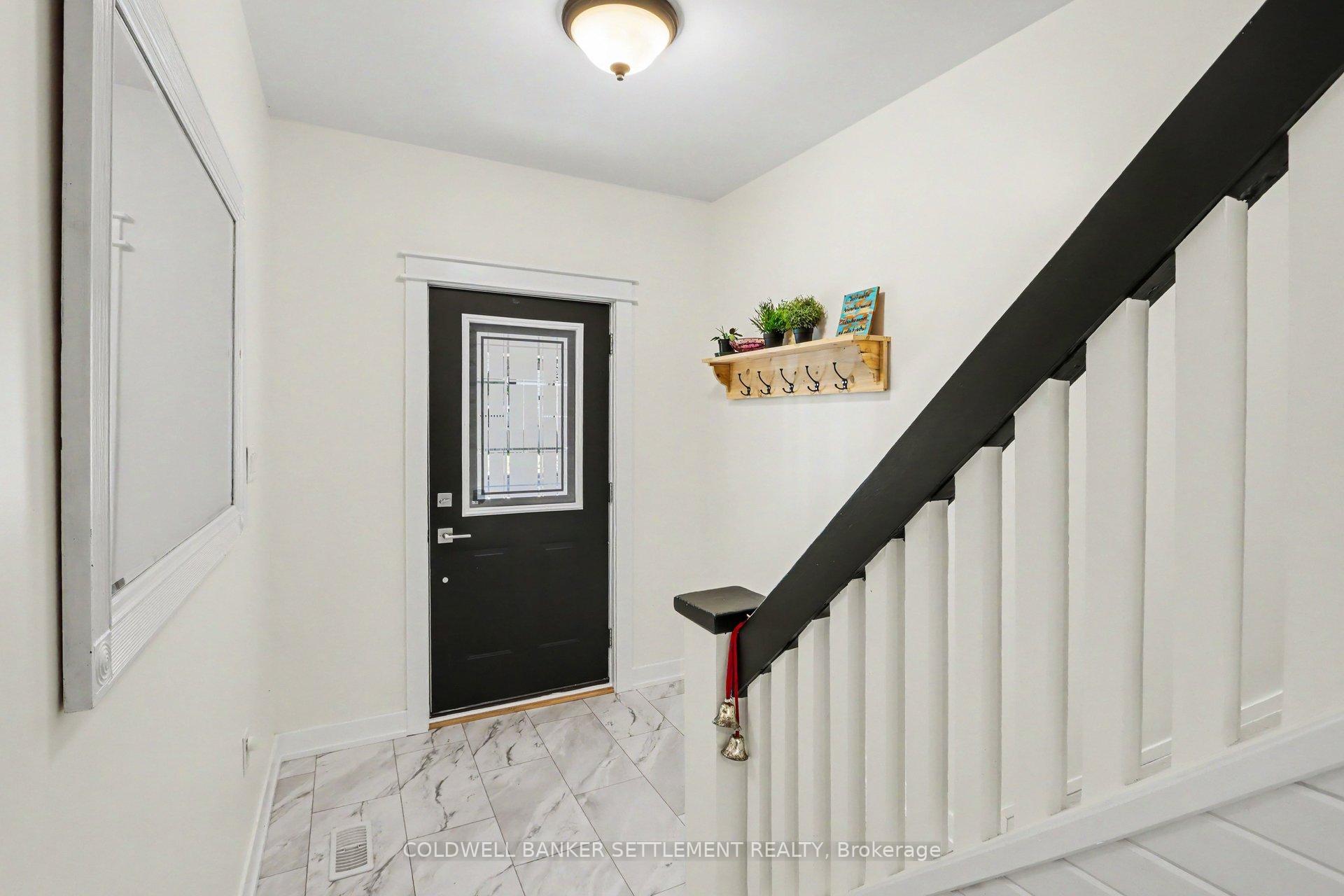 Photo 4 of 56 Aberdeen Avenue, Smiths Falls, Smiths Falls — HOMEH