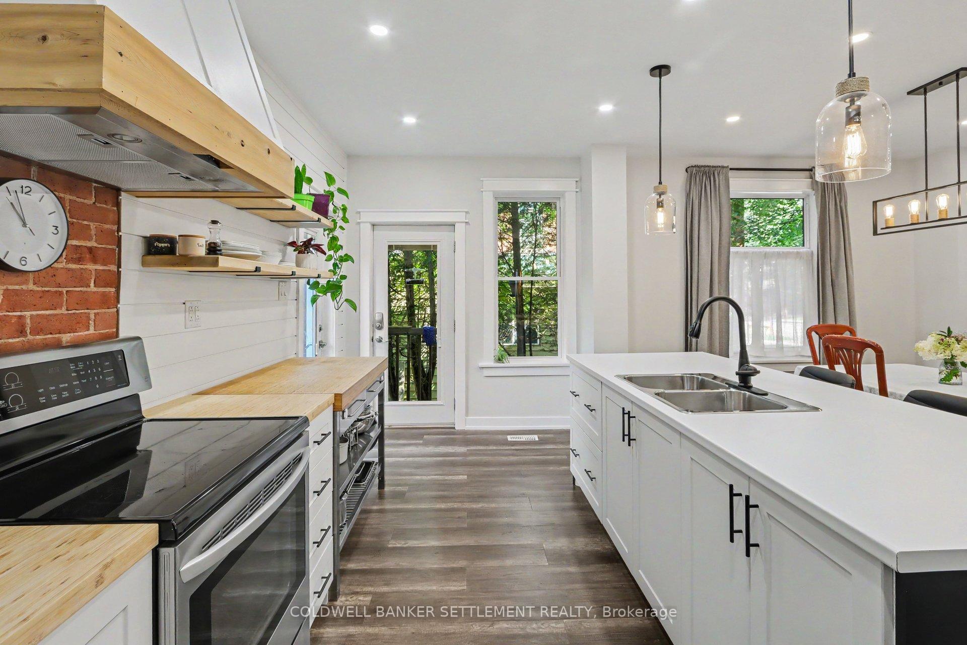 Photo 7 of 56 Aberdeen Avenue, Smiths Falls, Smiths Falls — HOMEH