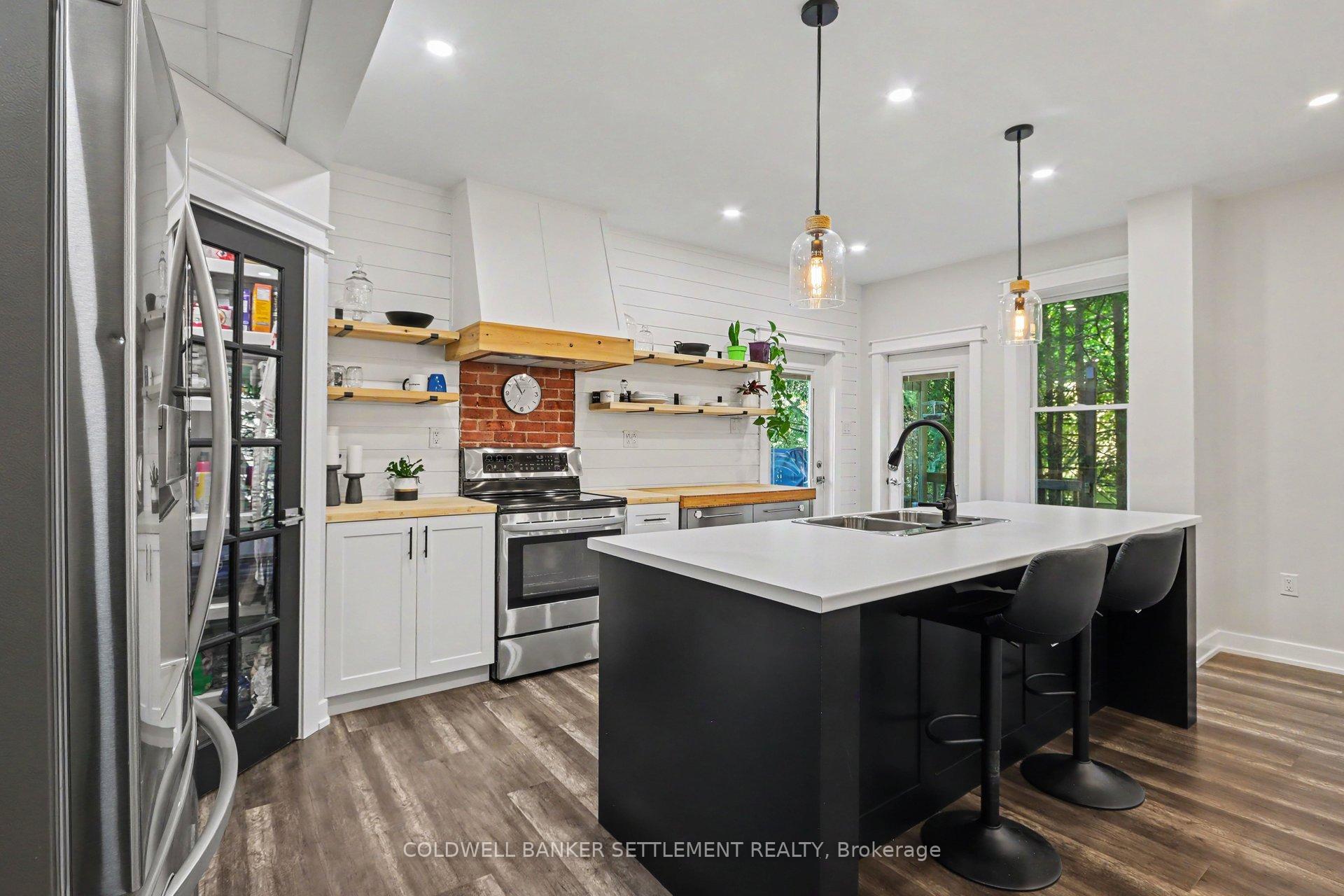 Photo 8 of 56 Aberdeen Avenue, Smiths Falls, Smiths Falls — HOMEH