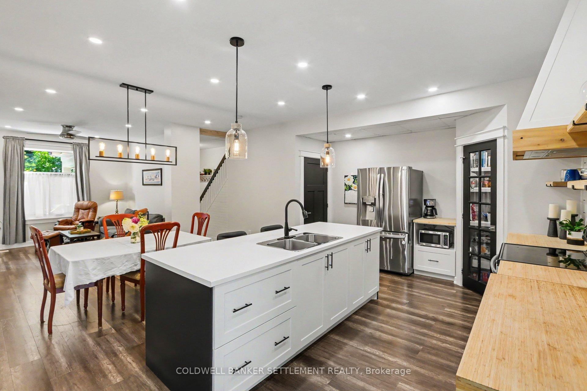 Photo 9 of 56 Aberdeen Avenue, Smiths Falls, Smiths Falls — HOMEH