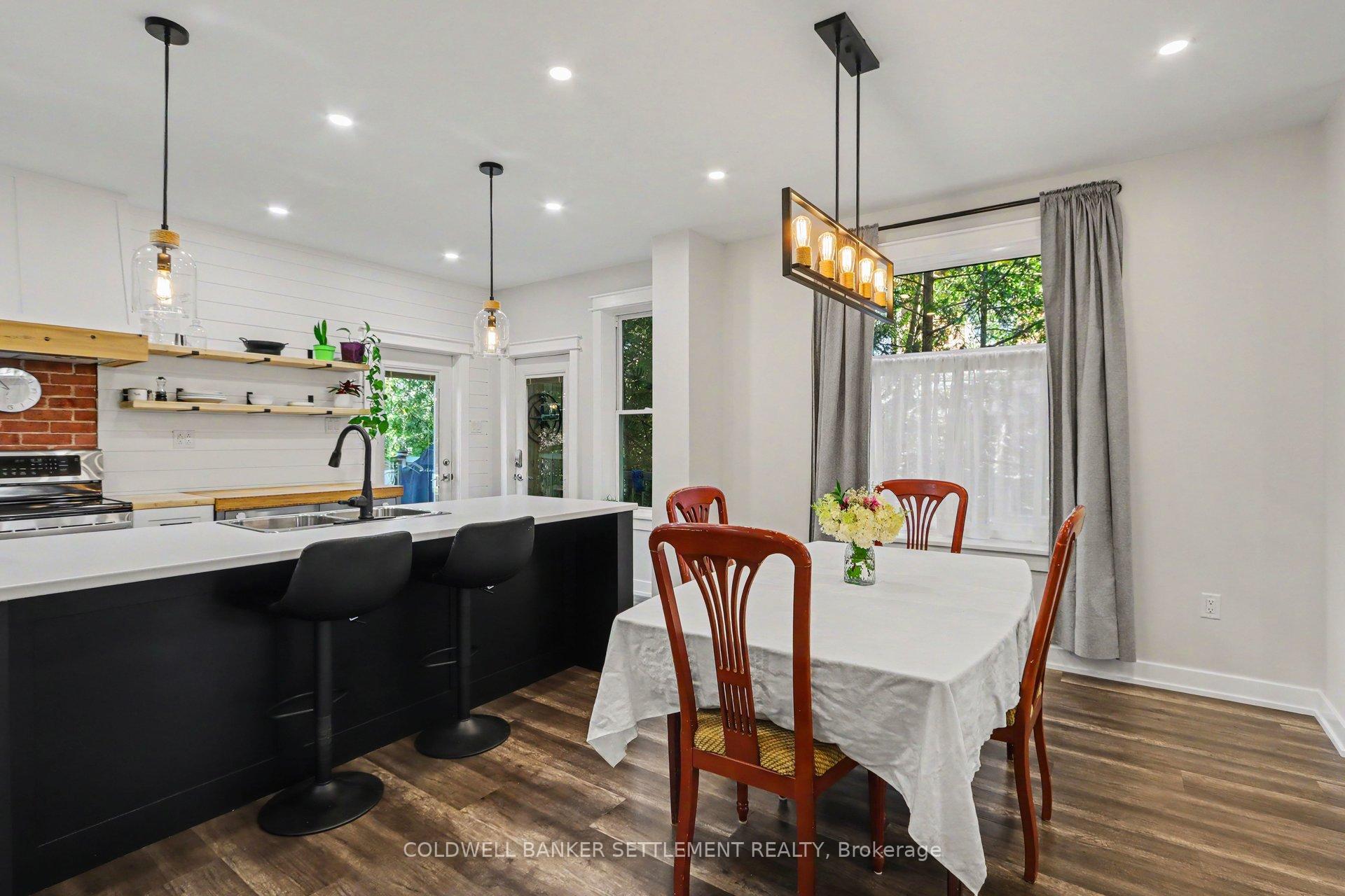 Photo 10 of 56 Aberdeen Avenue, Smiths Falls, Smiths Falls — HOMEH