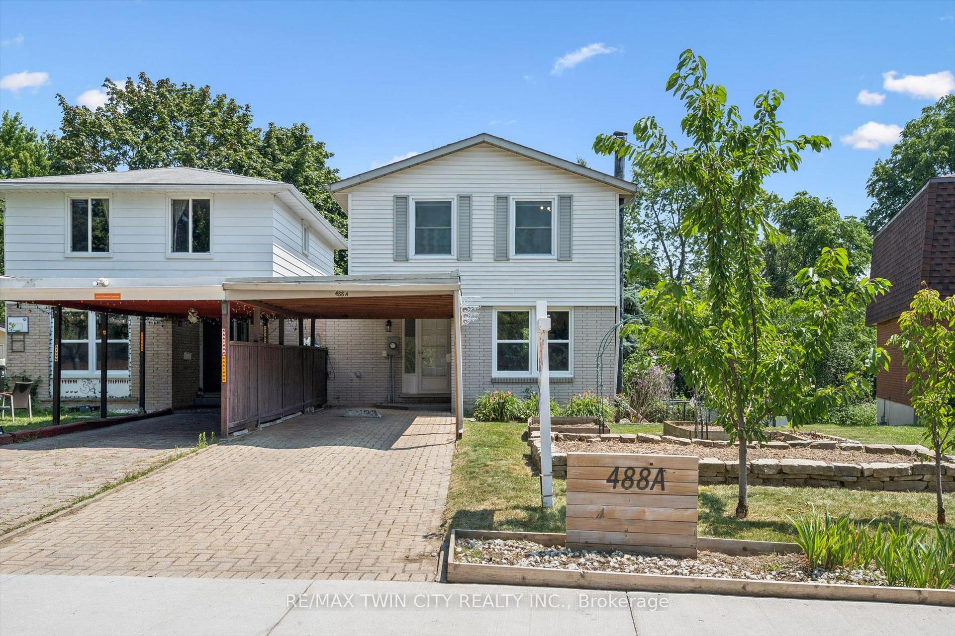 Photo 4 of Unit A, 488 Glenelm Crescent, Waterloo, Lakeshore Village — HOMEH
