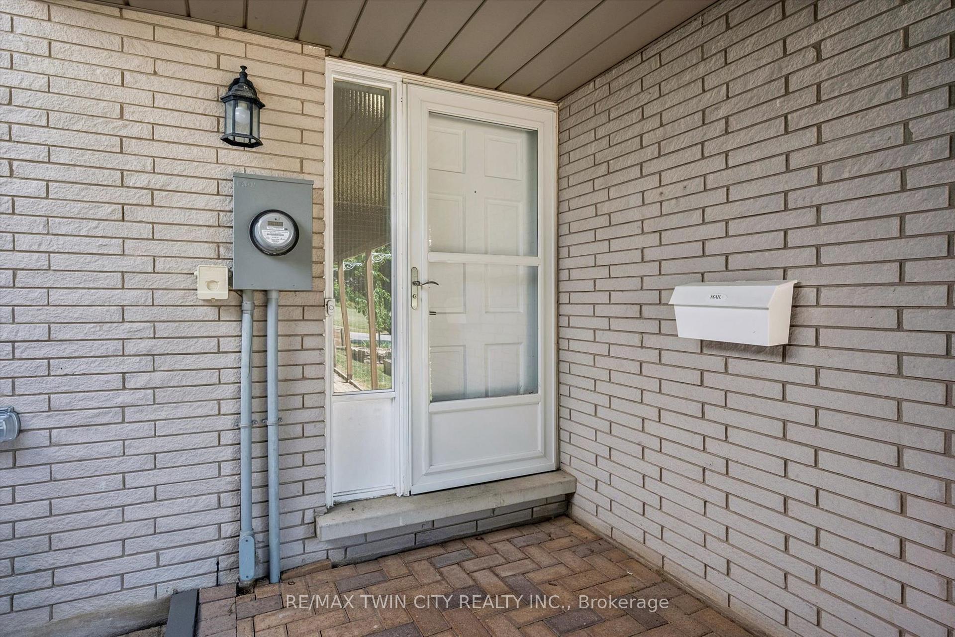 Photo 5 of Unit A, 488 Glenelm Crescent, Waterloo, Lakeshore Village — HOMEH