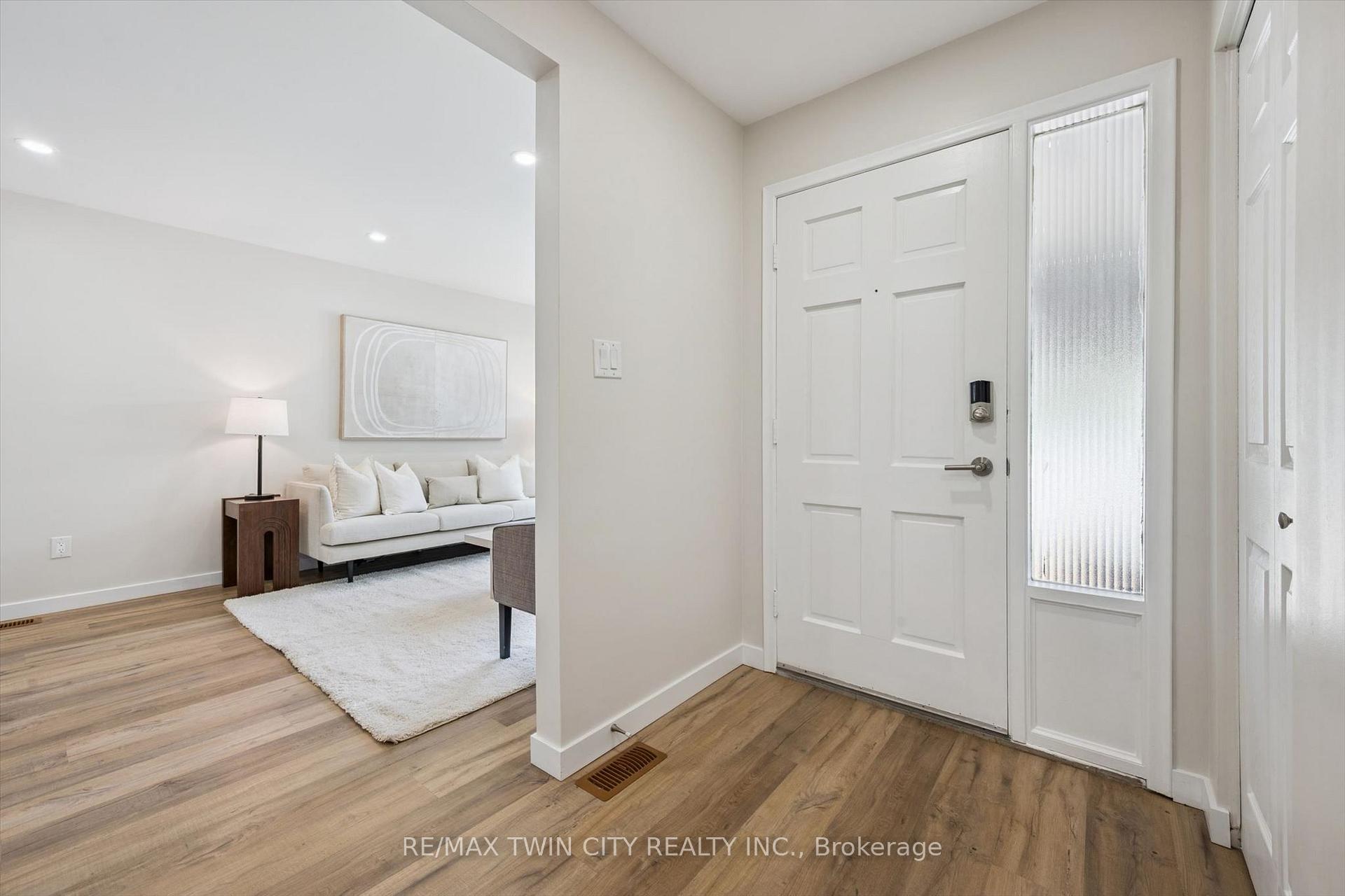 Photo 6 of Unit A, 488 Glenelm Crescent, Waterloo, Lakeshore Village — HOMEH