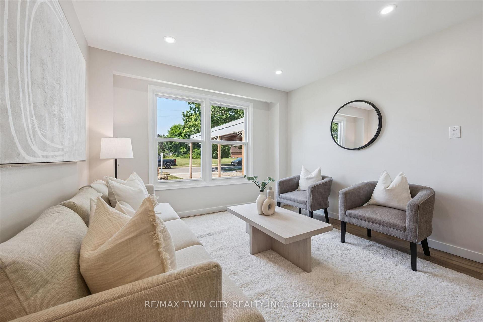 Photo 8 of Unit A, 488 Glenelm Crescent, Waterloo, Lakeshore Village — HOMEH