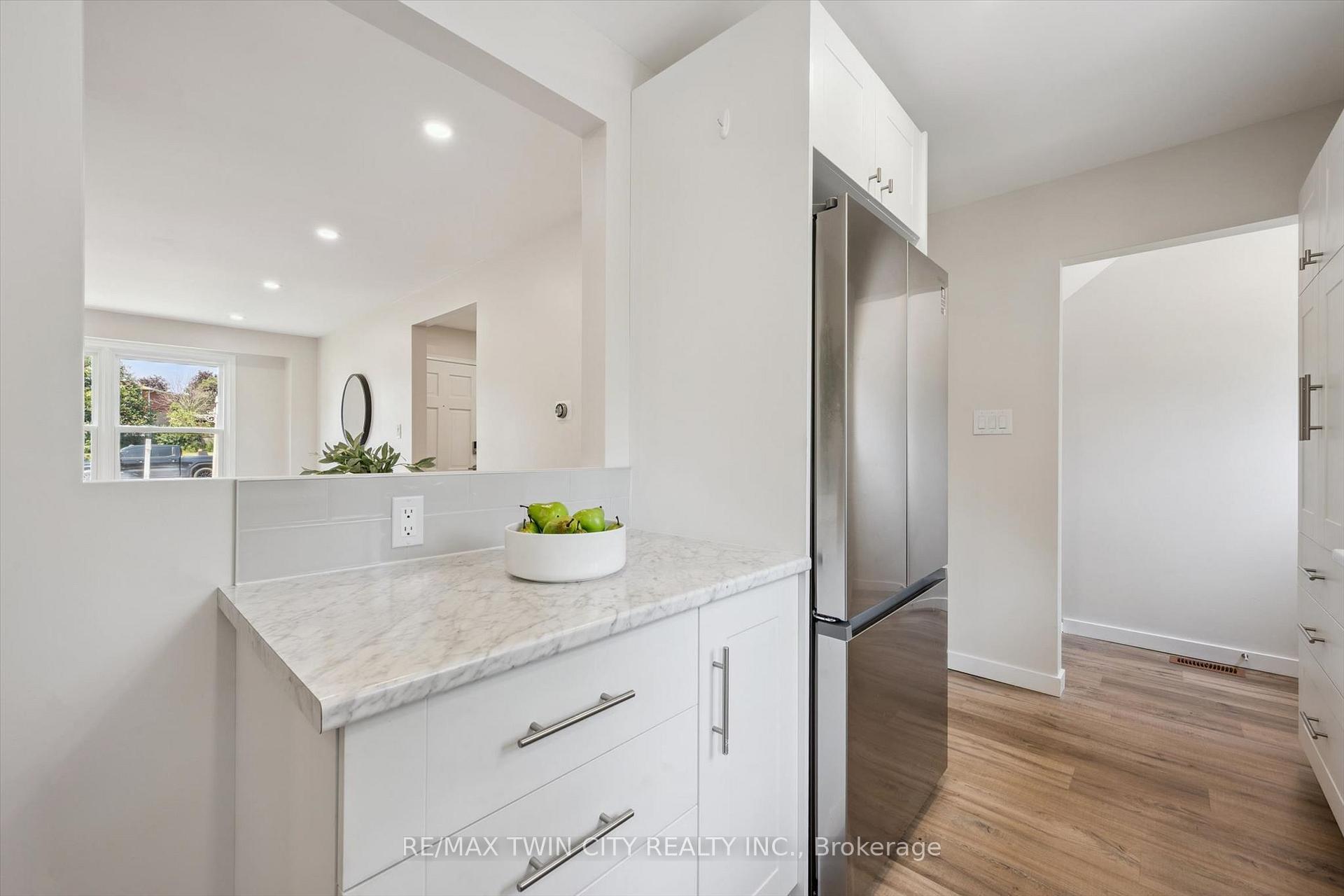 Photo 13 of Unit A, 488 Glenelm Crescent, Waterloo, Lakeshore Village — HOMEH