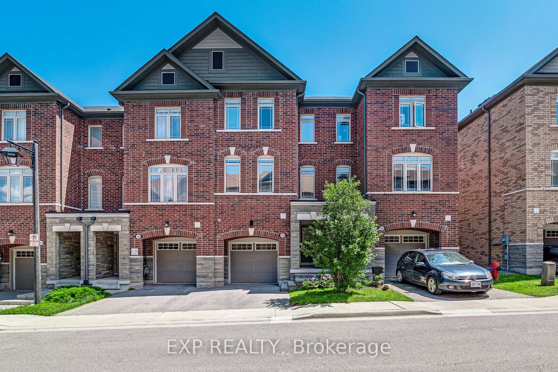 Photo 1 of 104 Gordon Circle, Newmarket, Gorham-College Manor — HOMEH