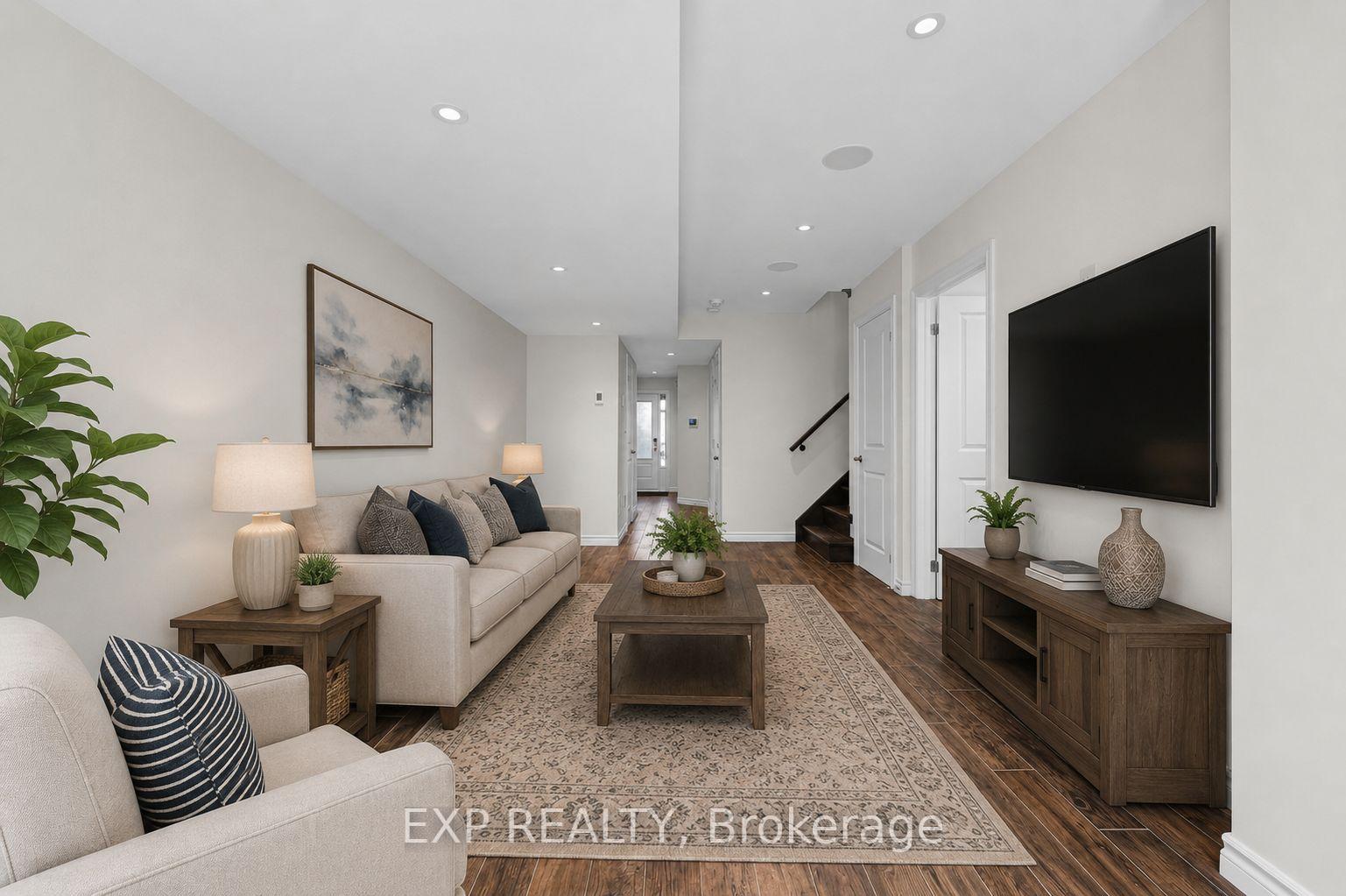 Photo 4 of 104 Gordon Circle, Newmarket, Gorham-College Manor — HOMEH