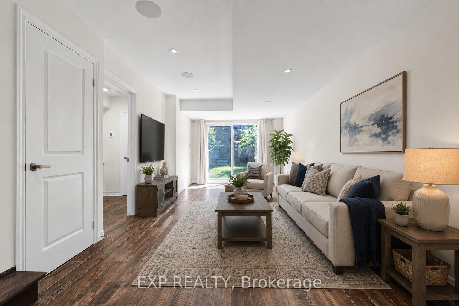 Photo 5 of 104 Gordon Circle, Newmarket, Gorham-College Manor — HOMEH