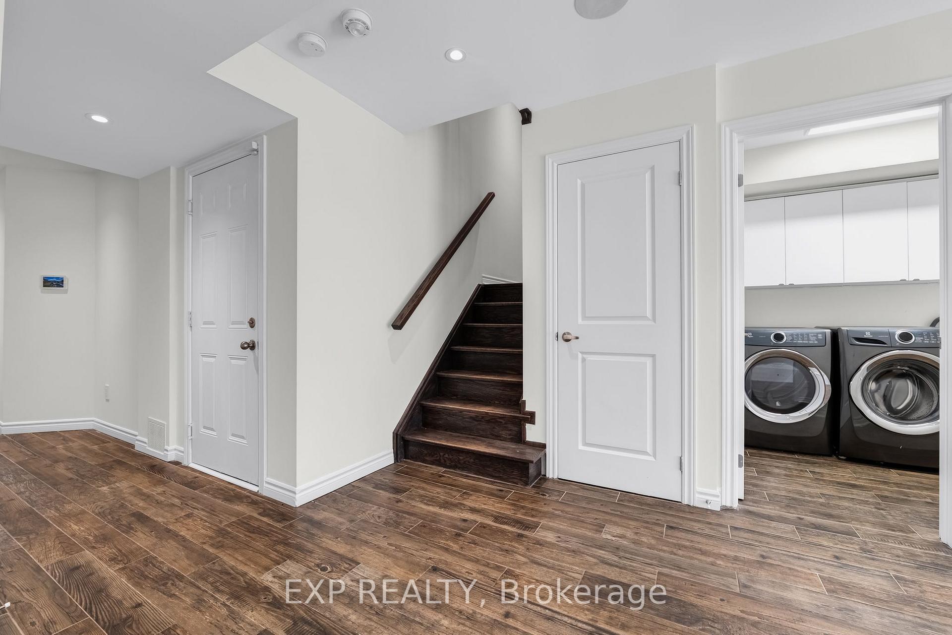 Photo 9 of 104 Gordon Circle, Newmarket, Gorham-College Manor — HOMEH