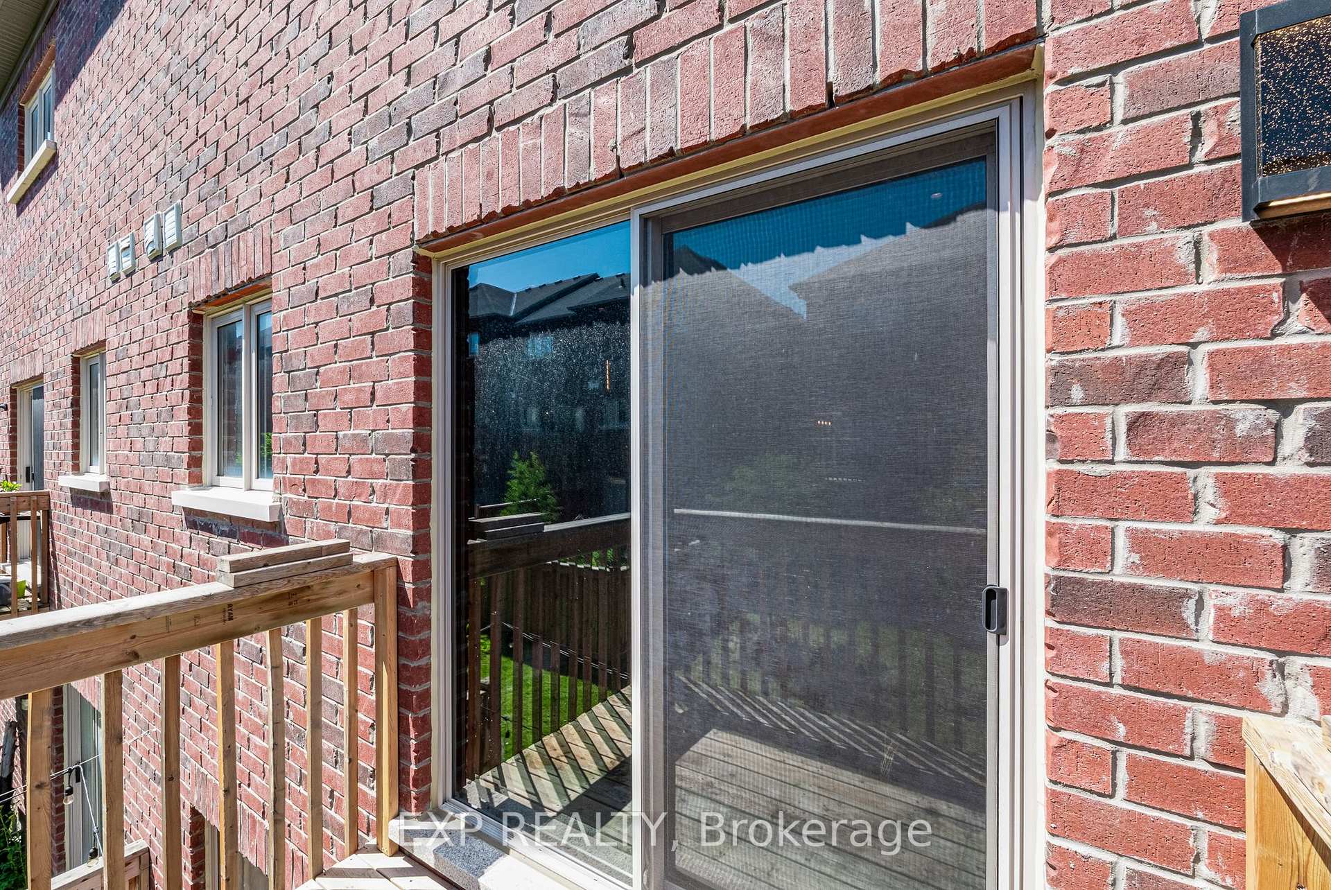 Photo 13 of 104 Gordon Circle, Newmarket, Gorham-College Manor — HOMEH