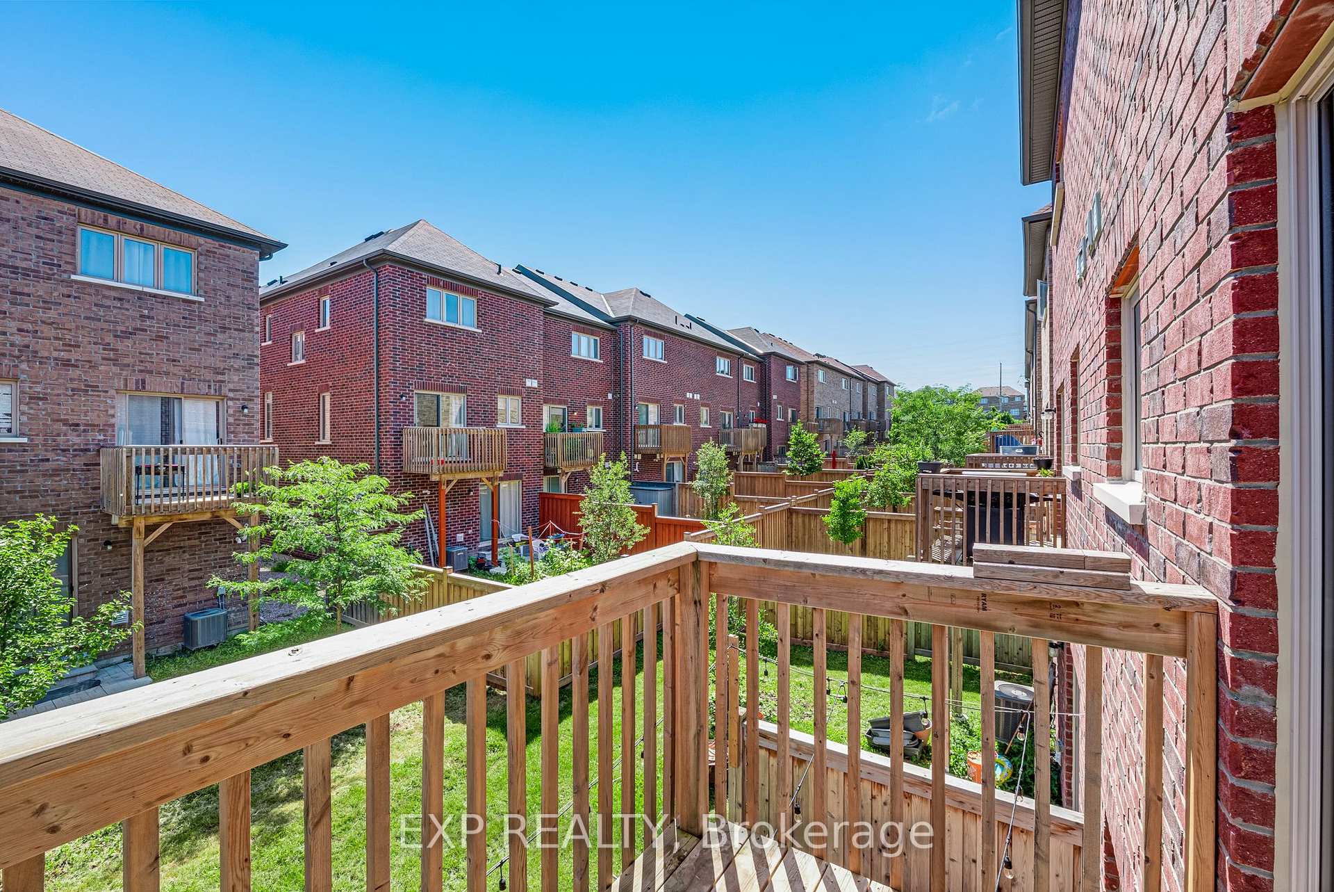 Photo 14 of 104 Gordon Circle, Newmarket, Gorham-College Manor — HOMEH