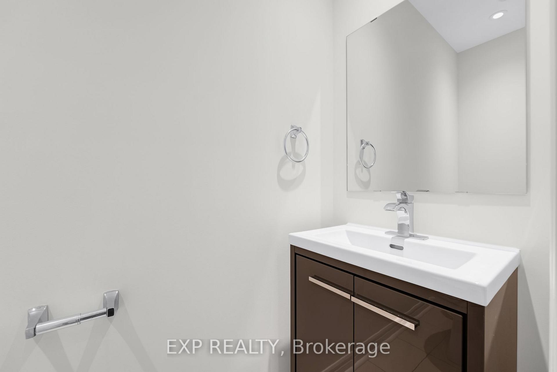 Photo 18 of 104 Gordon Circle, Newmarket, Gorham-College Manor — HOMEH
