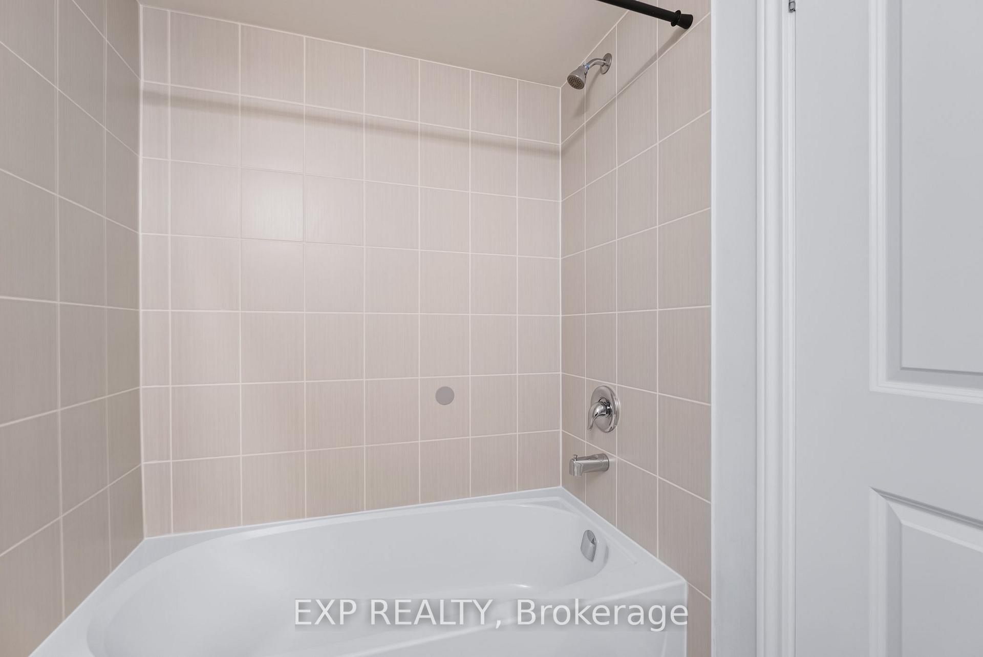 Photo 30 of 104 Gordon Circle, Newmarket, Gorham-College Manor — HOMEH