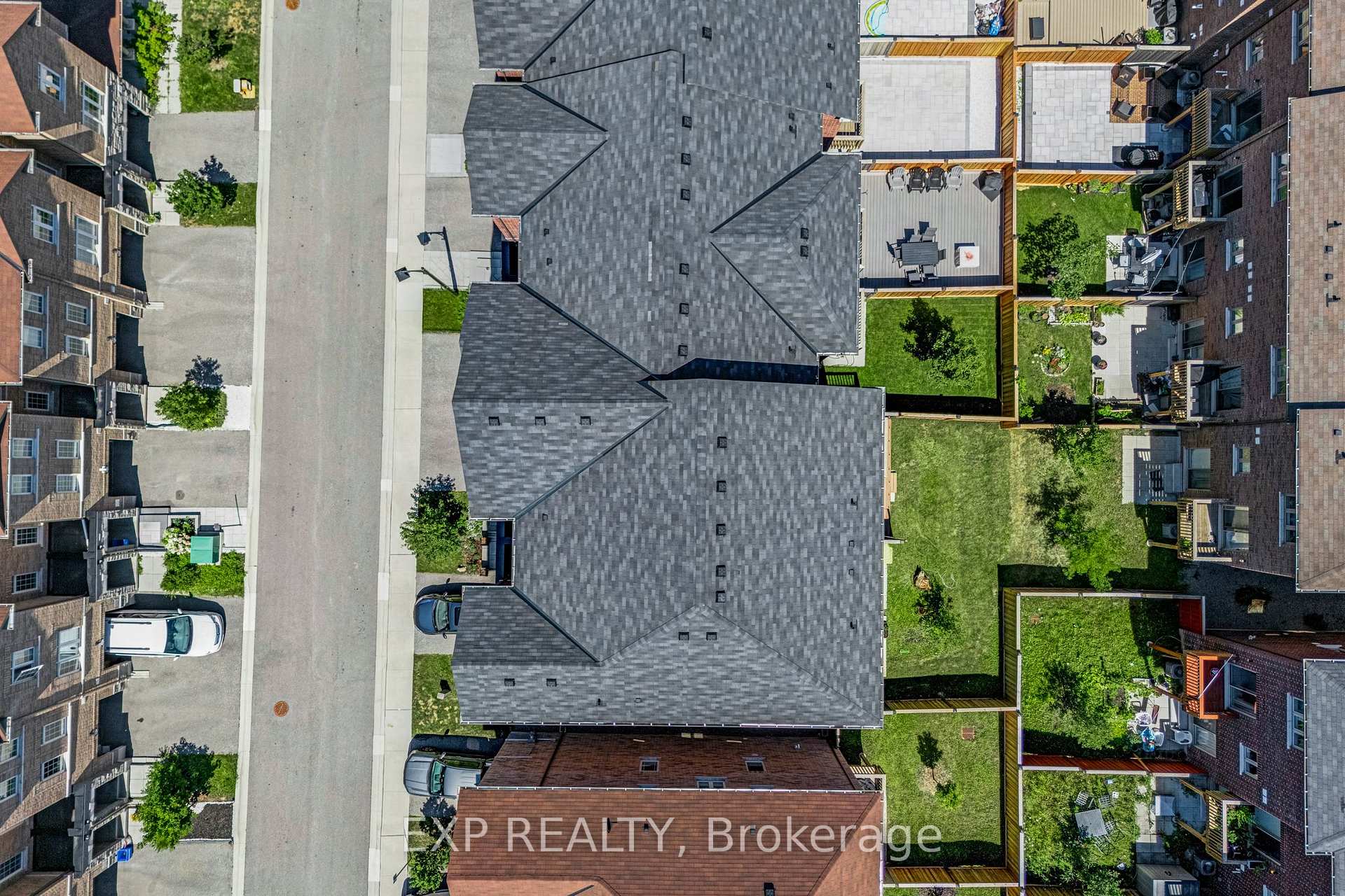 Photo 33 of 104 Gordon Circle, Newmarket, Gorham-College Manor — HOMEH