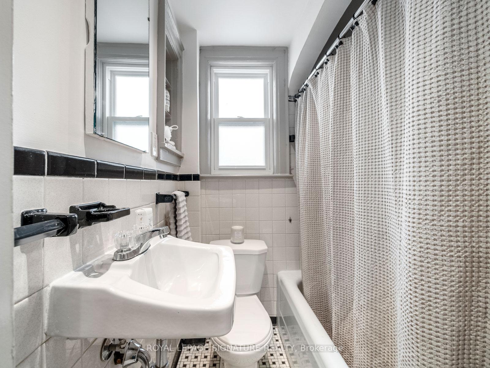 Photo 19 of 37 Chilton Road, Toronto, East York — HOMEH