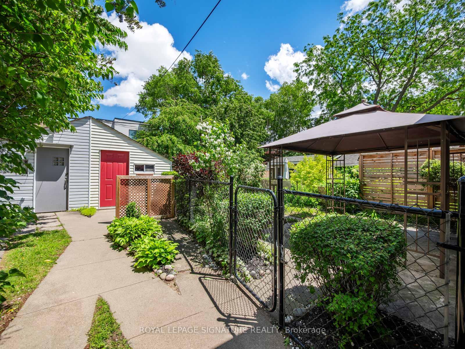 Photo 33 of 37 Chilton Road, Toronto, East York — HOMEH