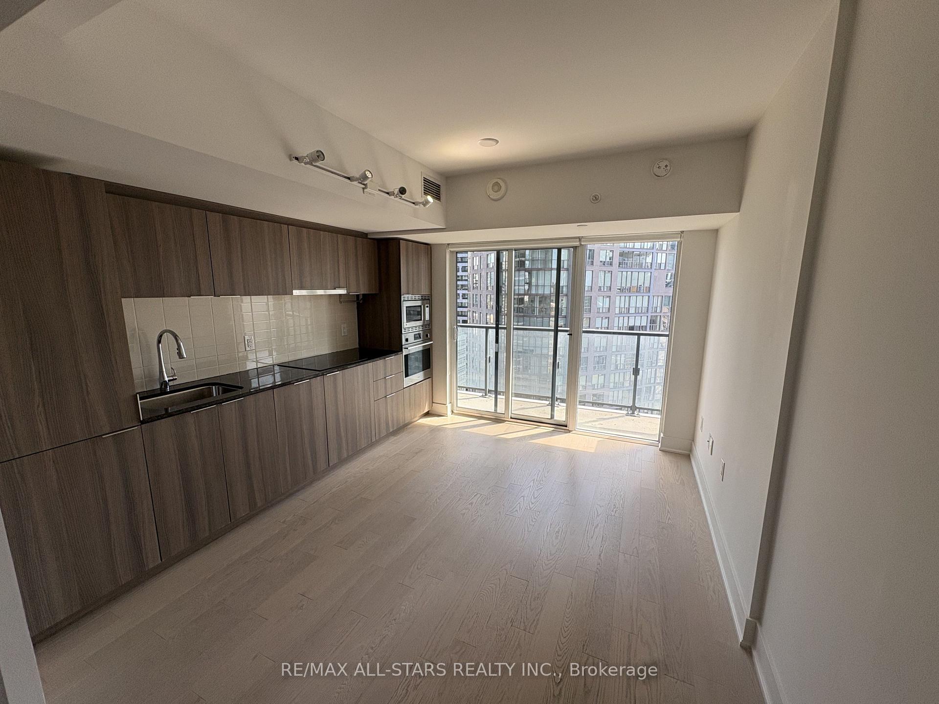 Photo 2 of Unit 2102, 955 Bay Street, Toronto, Bay Street Corridor — HOMEH