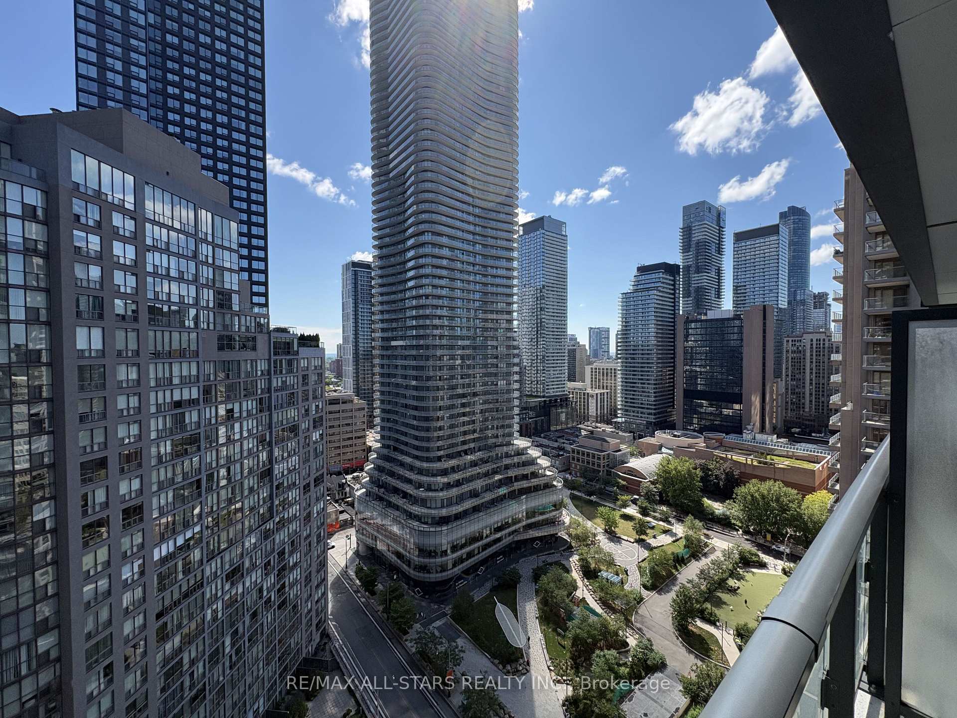 Photo 8 of Unit 2102, 955 Bay Street, Toronto, Bay Street Corridor — HOMEH