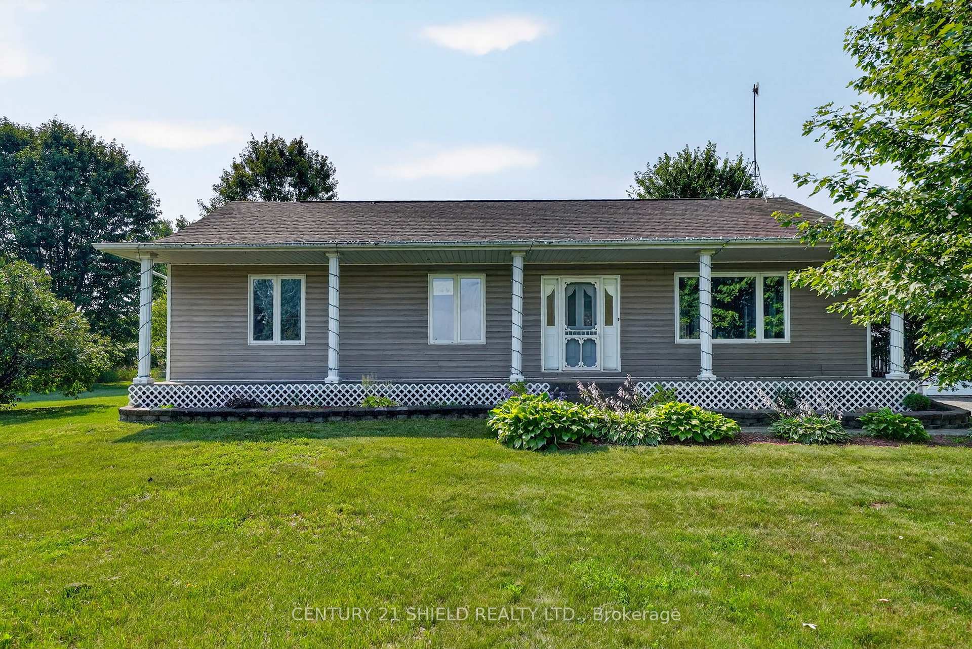Photo 2 of 17614 Bloomington Road, North Stormont, North Stormont (Roxborough) Twp — HOMEH