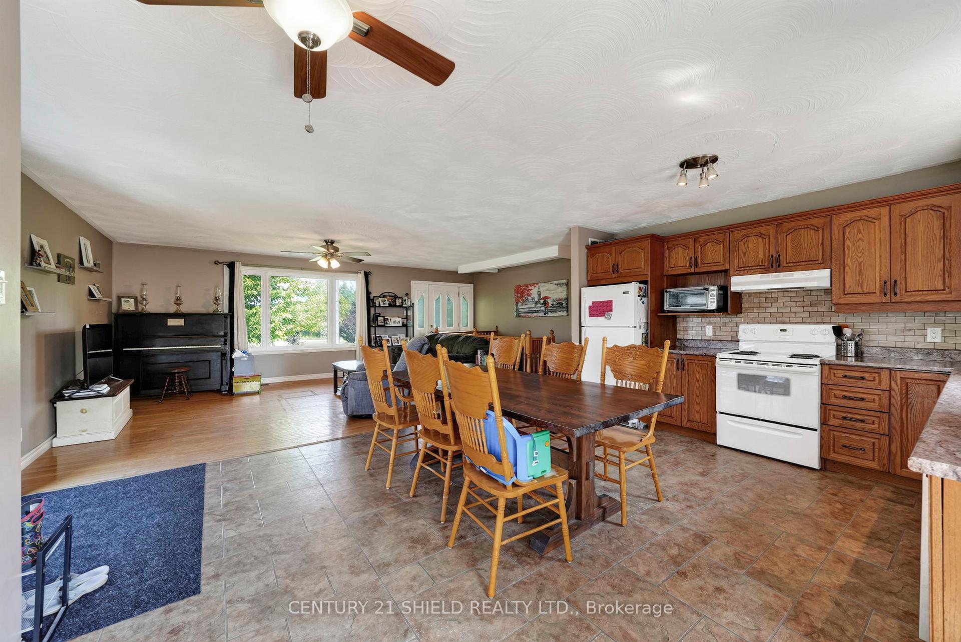Photo 17 of 17614 Bloomington Road, North Stormont, North Stormont (Roxborough) Twp — HOMEH