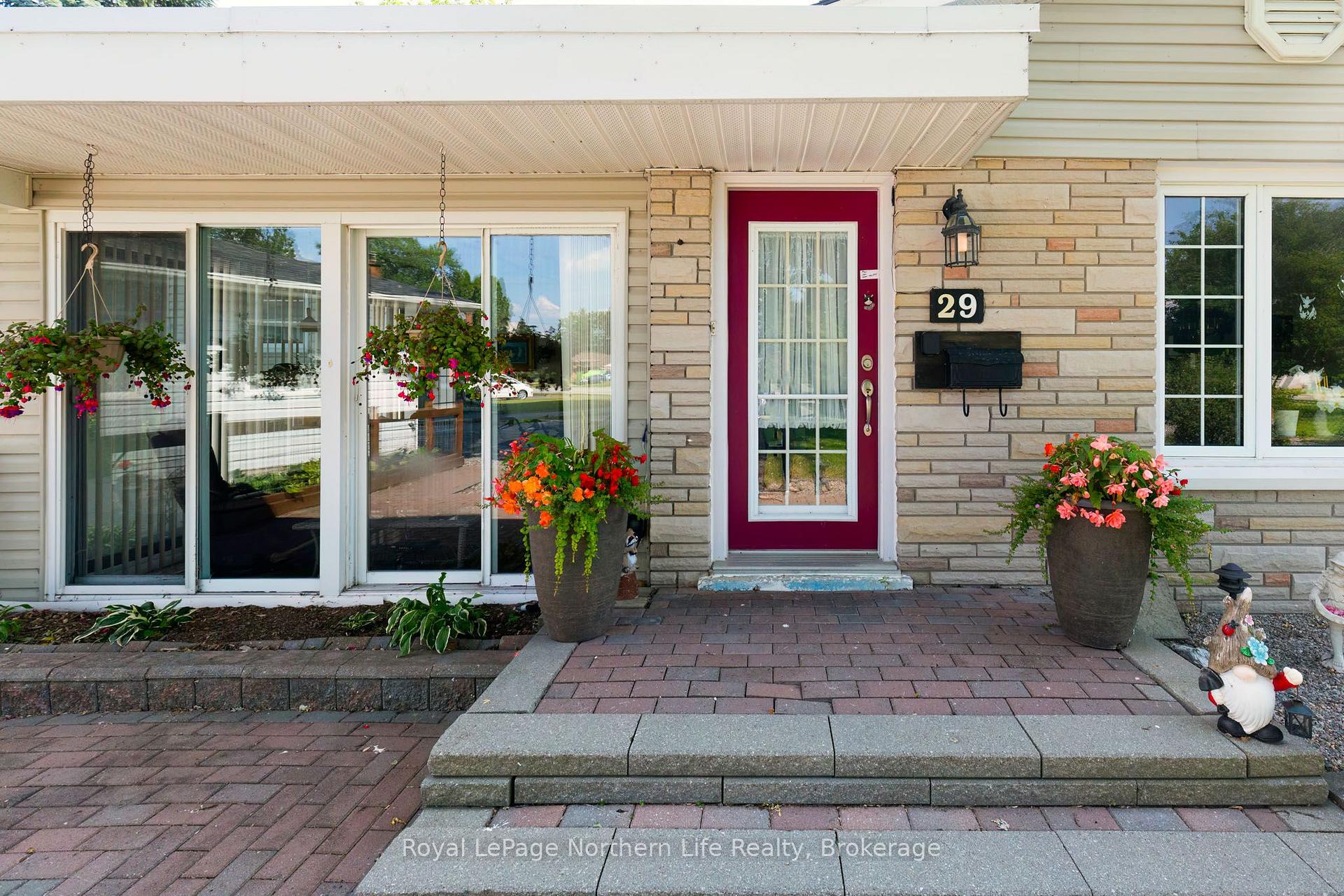 Photo 3 of 29 Marshall Park Drive, North Bay, Ferris — HOMEH