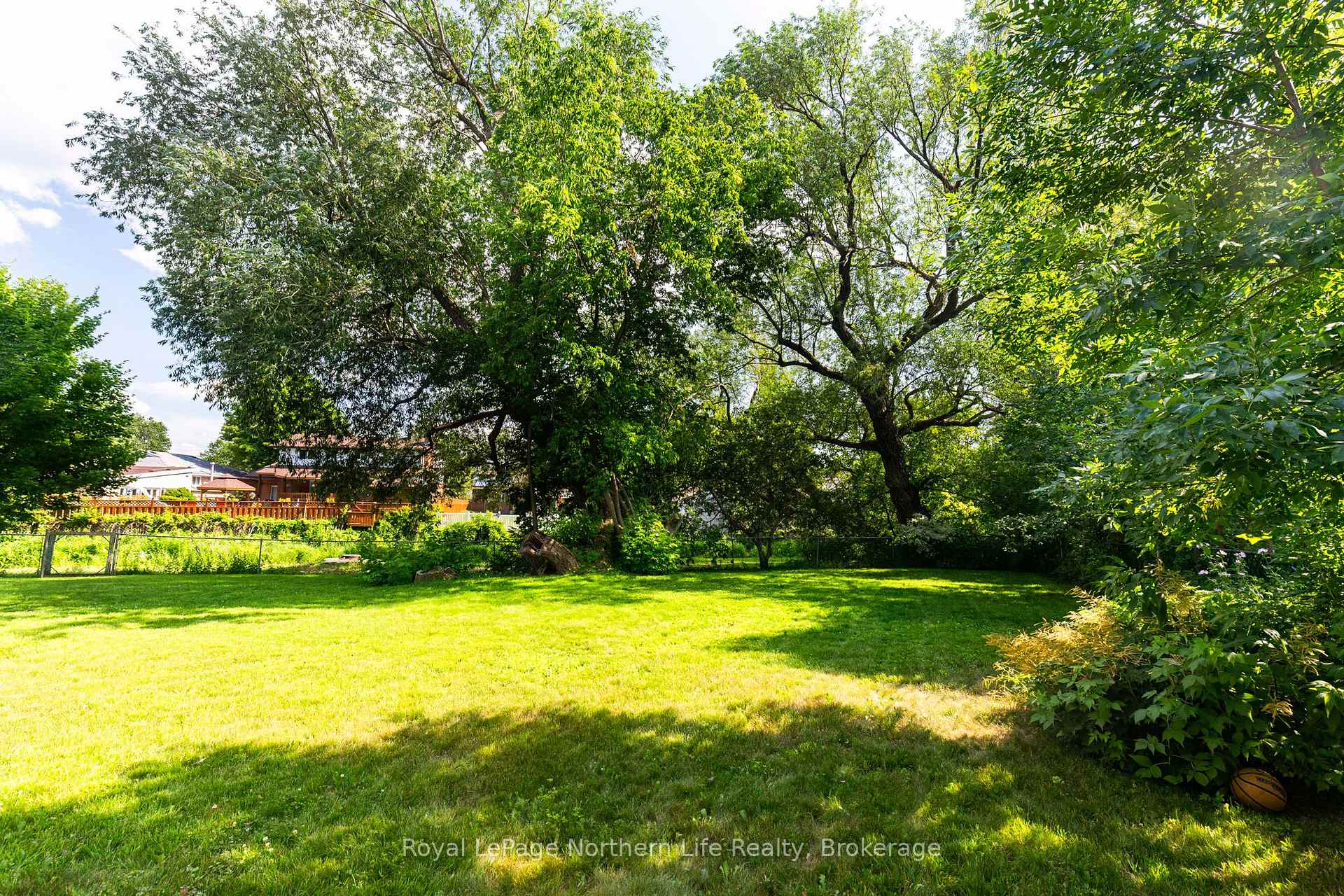 Photo 12 of 29 Marshall Park Drive, North Bay, Ferris — HOMEH