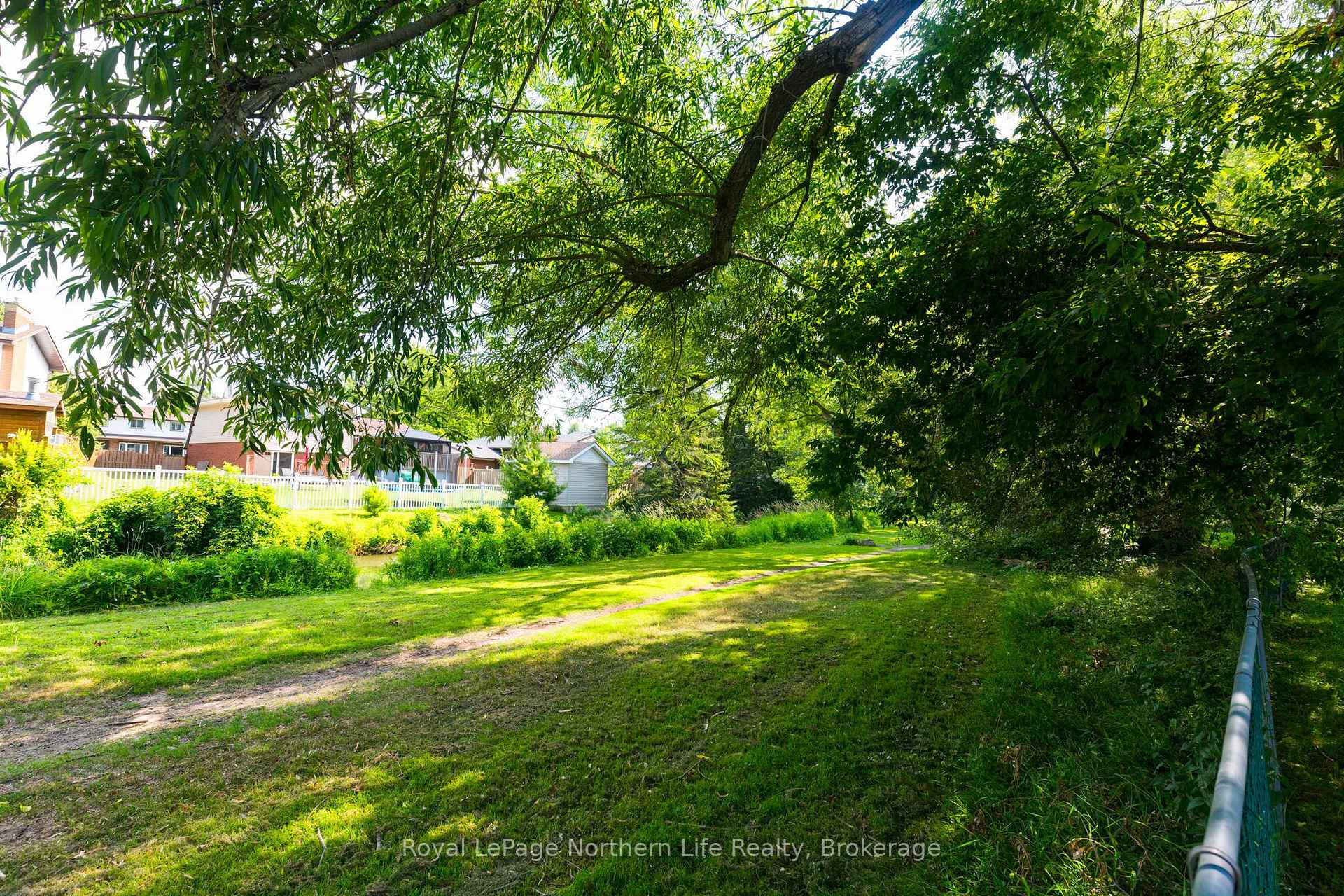 Photo 13 of 29 Marshall Park Drive, North Bay, Ferris — HOMEH