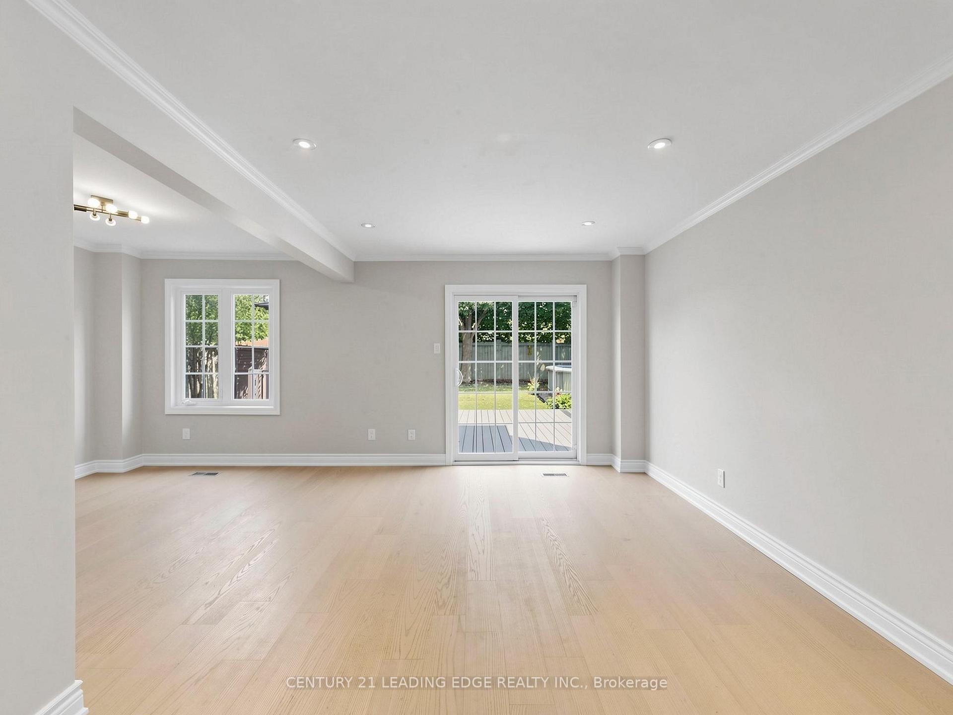 Photo 6 of 23 Spragg Circle, Markham, Markham Village — HOMEH