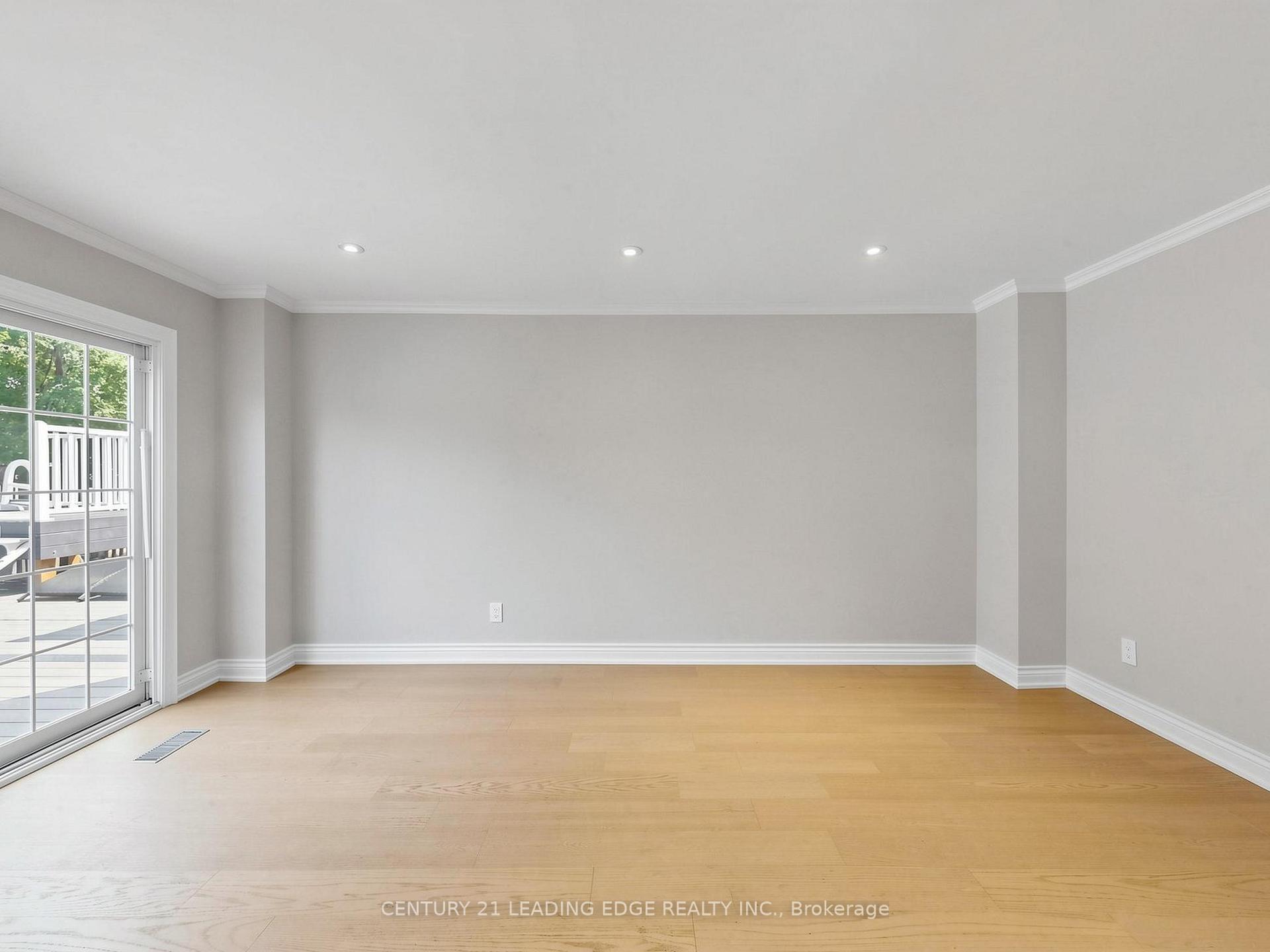 Photo 7 of 23 Spragg Circle, Markham, Markham Village — HOMEH
