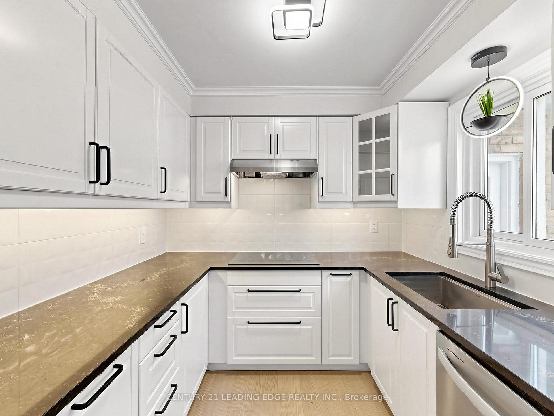 Photo 10 of 23 Spragg Circle, Markham, Markham Village — HOMEH