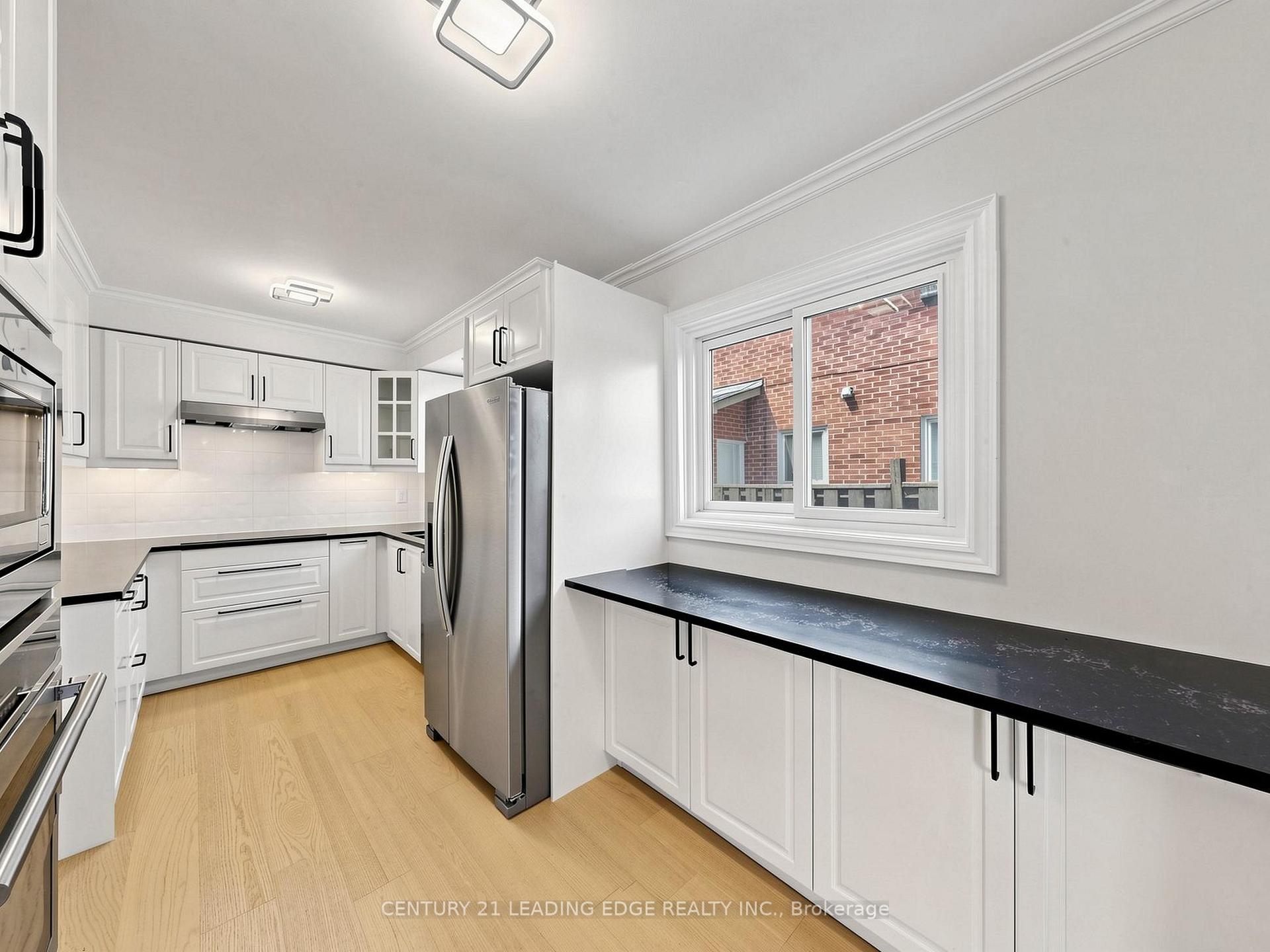 Photo 11 of 23 Spragg Circle, Markham, Markham Village — HOMEH