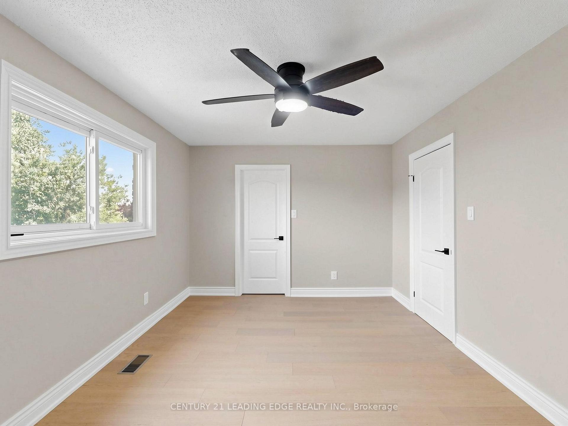 Photo 20 of 23 Spragg Circle, Markham, Markham Village — HOMEH