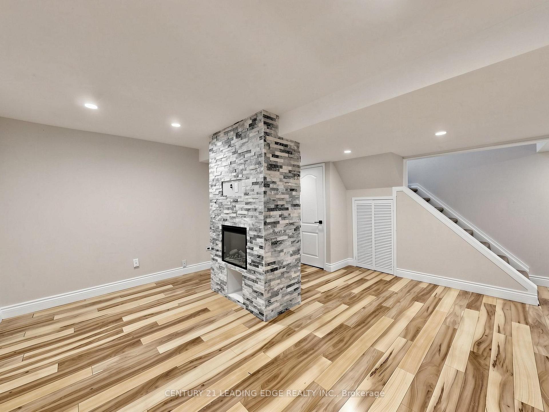 Photo 27 of 23 Spragg Circle, Markham, Markham Village — HOMEH