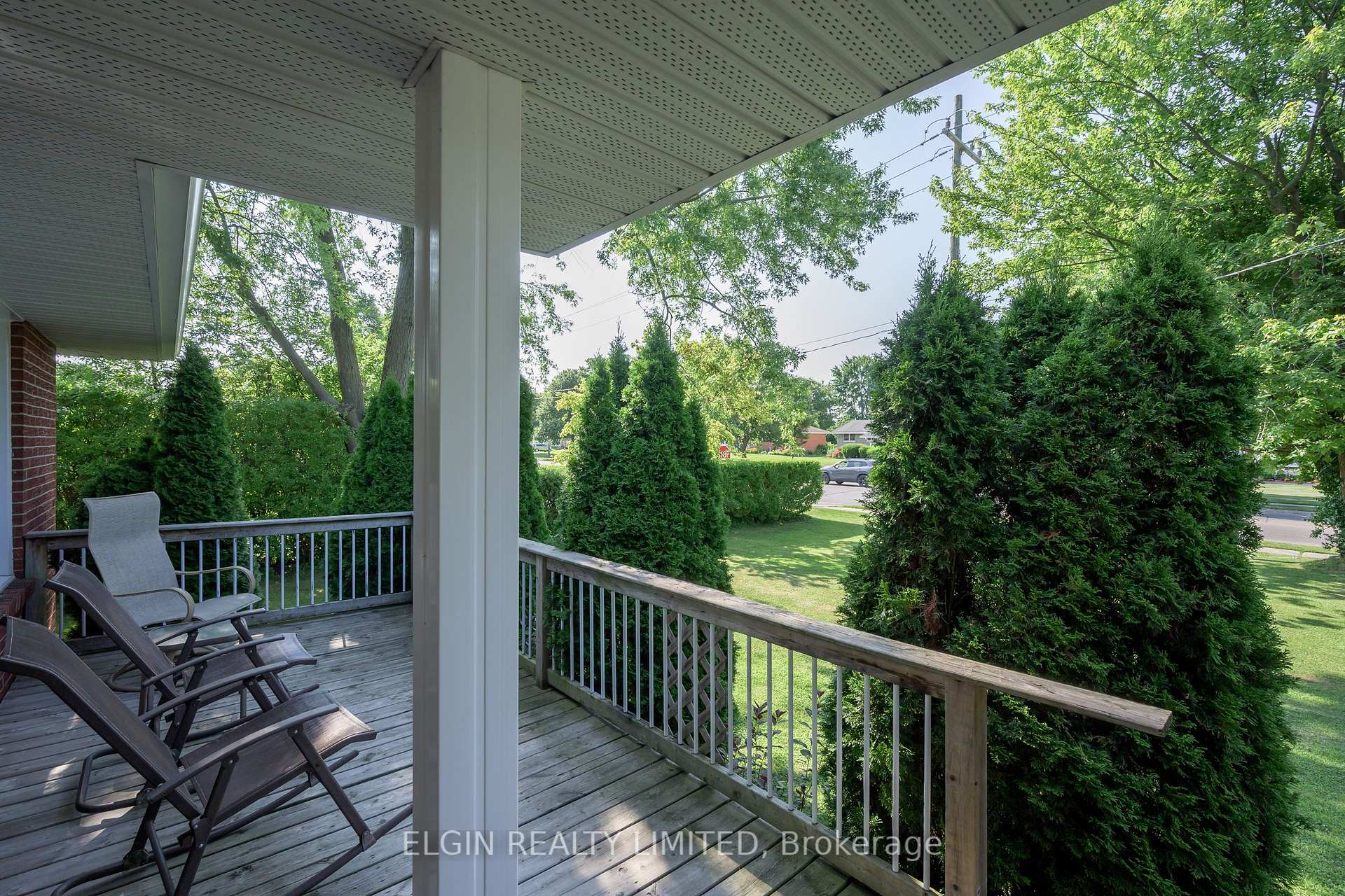 Photo 4 of 664 Elm Street, St. Thomas — HOMEH