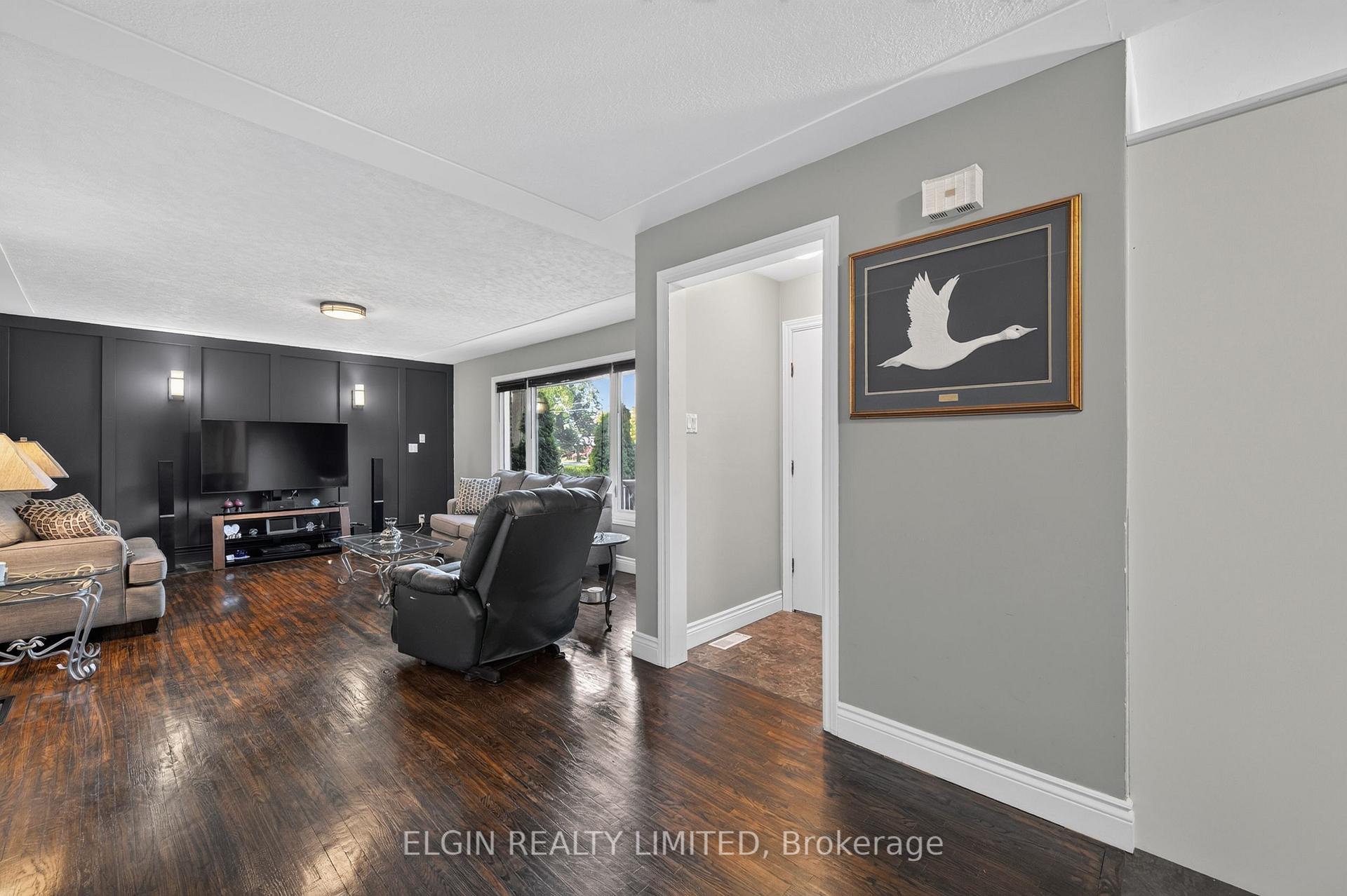 Photo 10 of 664 Elm Street, St. Thomas — HOMEH